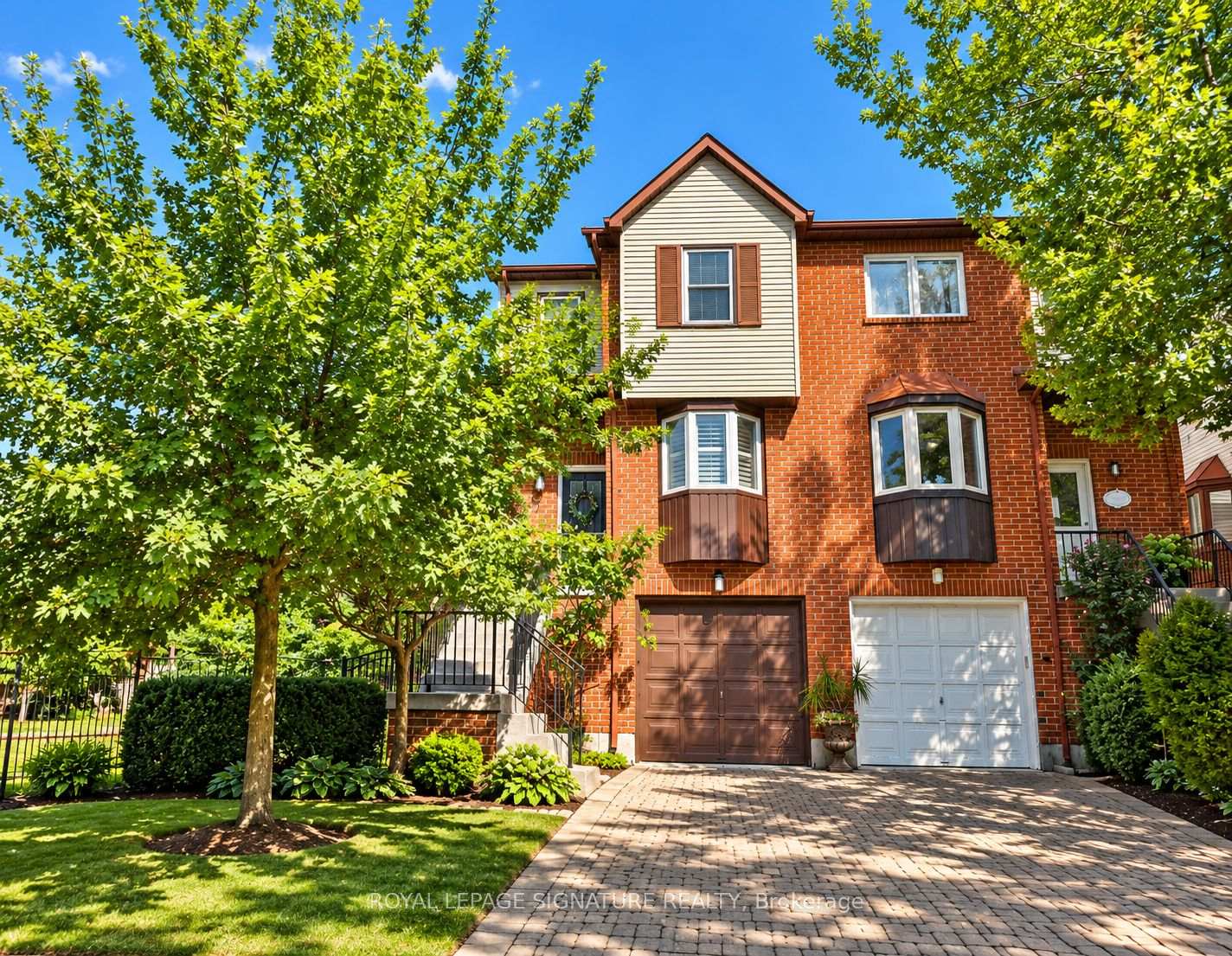Photo 2 of 27 Normandy Place, Oakville, Central — HOMEH