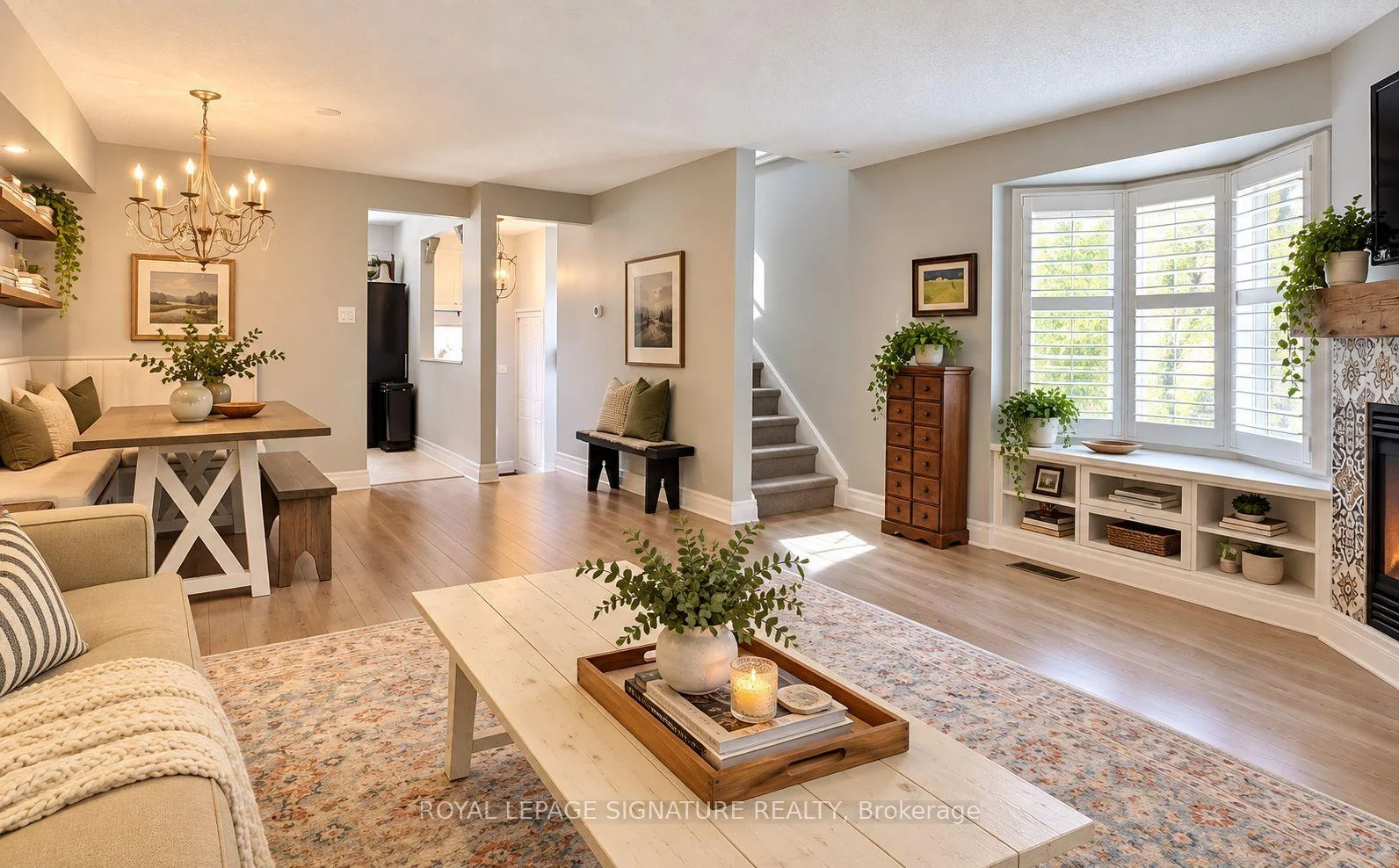 Photo 13 of 27 Normandy Place, Oakville, Central — HOMEH