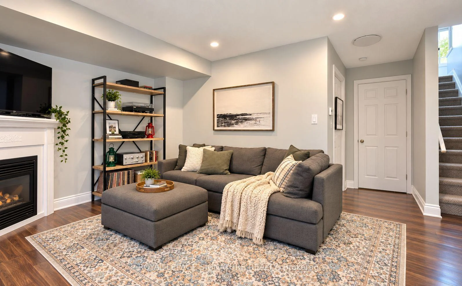 Photo 31 of 27 Normandy Place, Oakville, Central — HOMEH