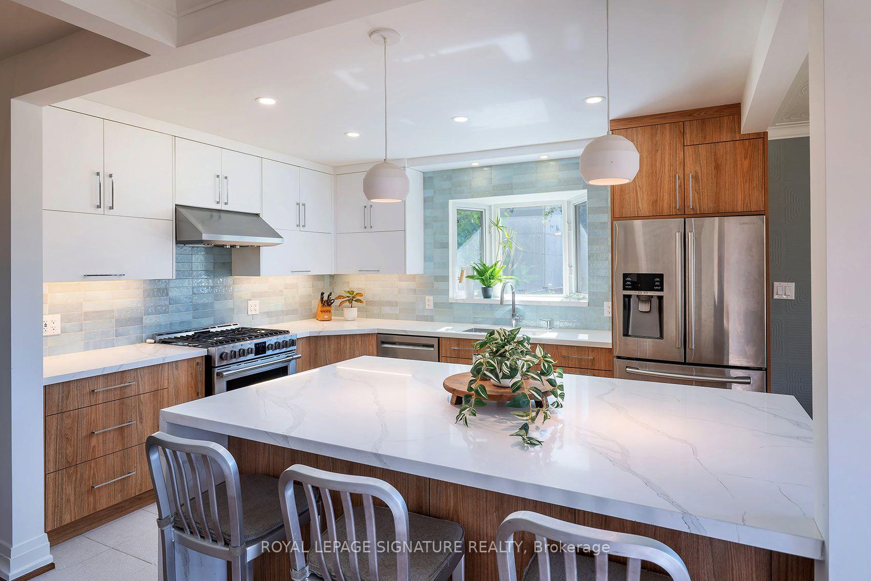 Photo 7 of 11 Koos Road, Etobicoke, Markland Wood — HOMEH