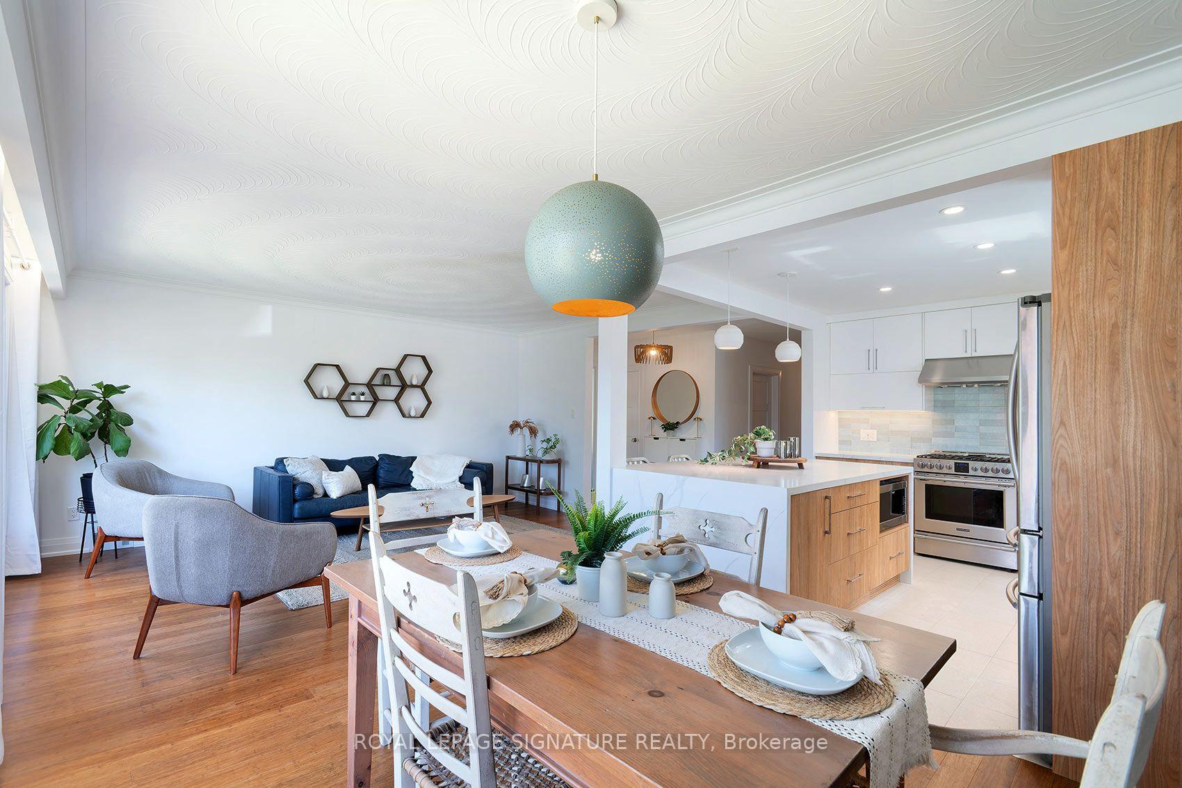 Photo 10 of 11 Koos Road, Etobicoke, Markland Wood — HOMEH