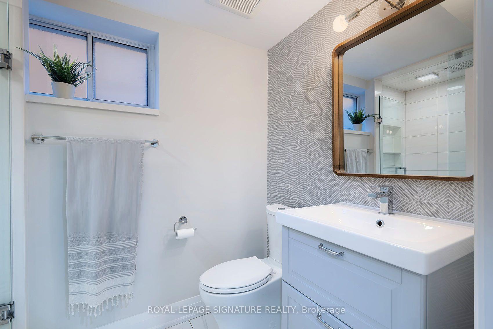 Photo 32 of 11 Koos Road, Etobicoke, Markland Wood — HOMEH