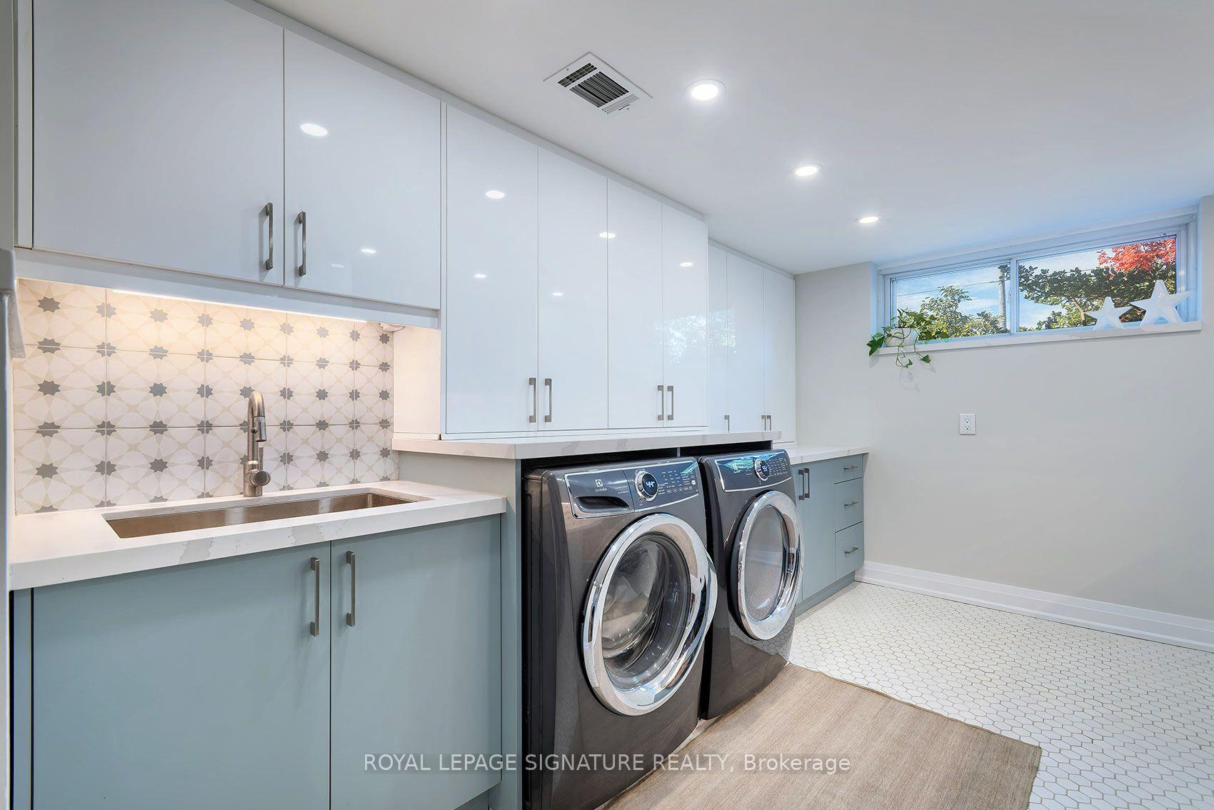 Photo 33 of 11 Koos Road, Etobicoke, Markland Wood — HOMEH