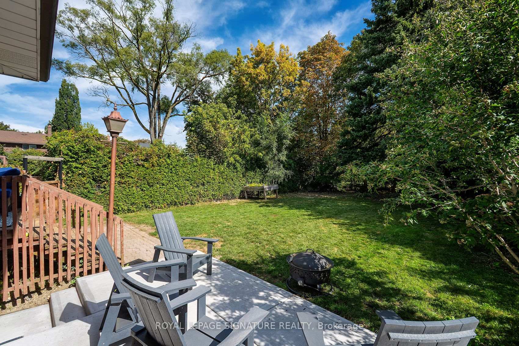 Photo 37 of 11 Koos Road, Etobicoke, Markland Wood — HOMEH
