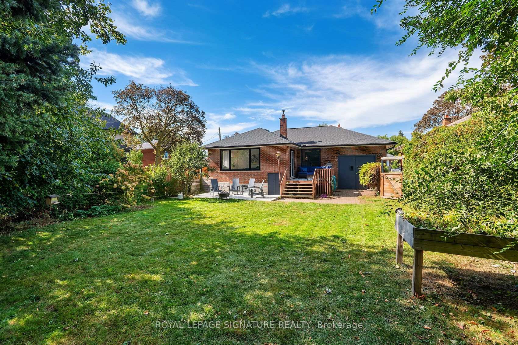 Photo 38 of 11 Koos Road, Etobicoke, Markland Wood — HOMEH