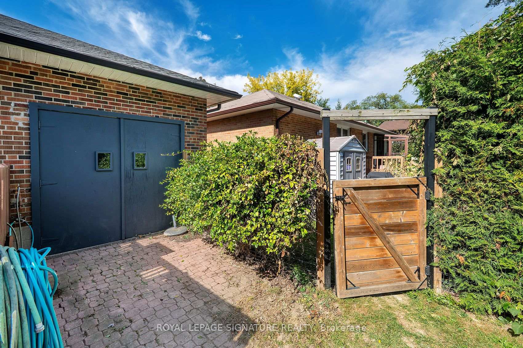 Photo 46 of 11 Koos Road, Etobicoke, Markland Wood — HOMEH
