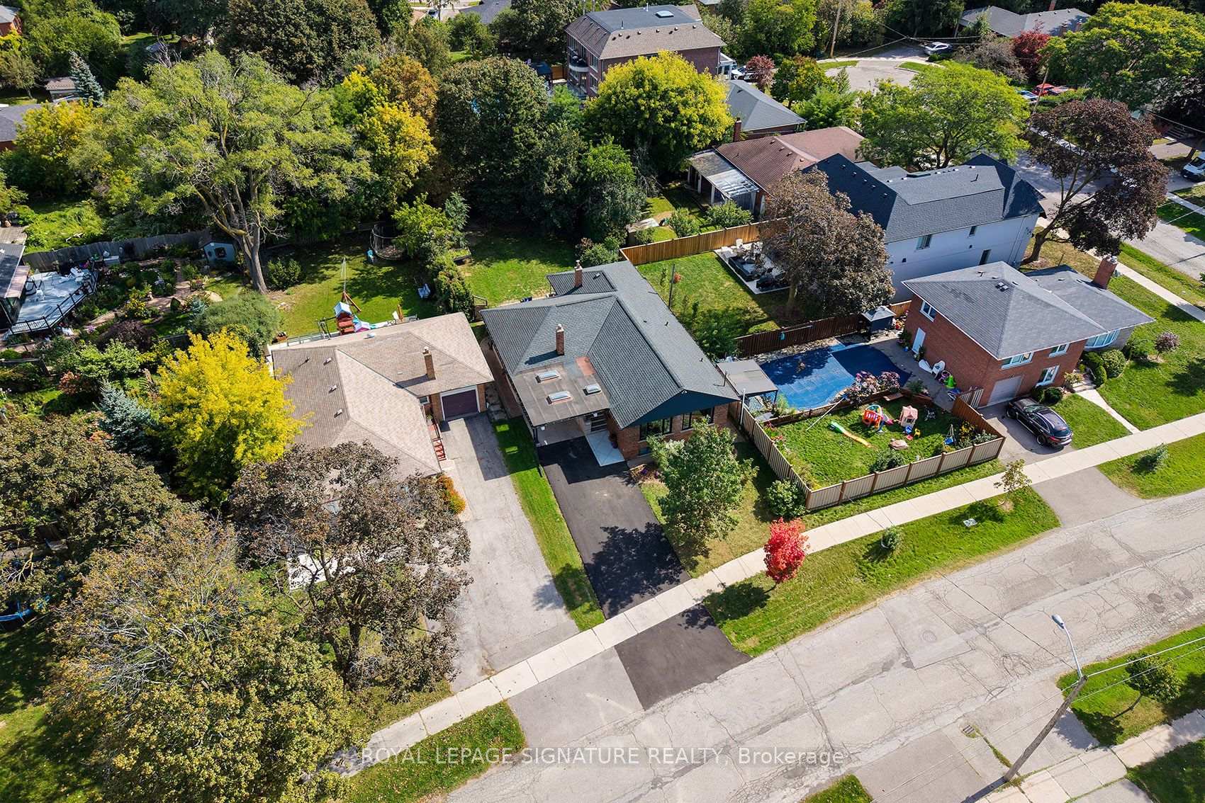 Photo 50 of 11 Koos Road, Etobicoke, Markland Wood — HOMEH
