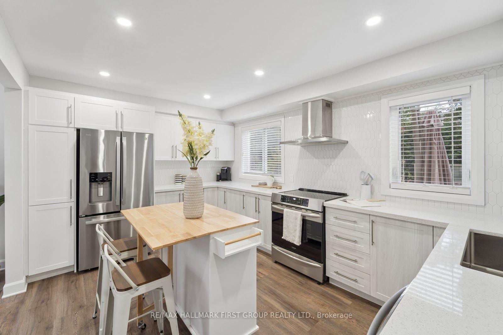 Photo 9 of 577 Creekview Circle, Pickering, West Shore — HOMEH