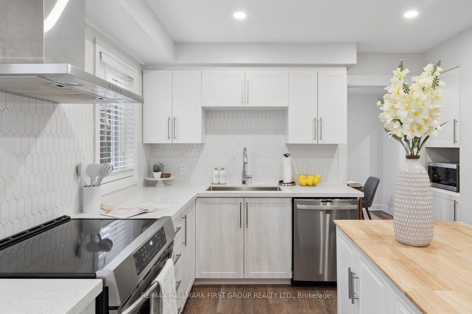 Photo 10 of 577 Creekview Circle, Pickering, West Shore — HOMEH