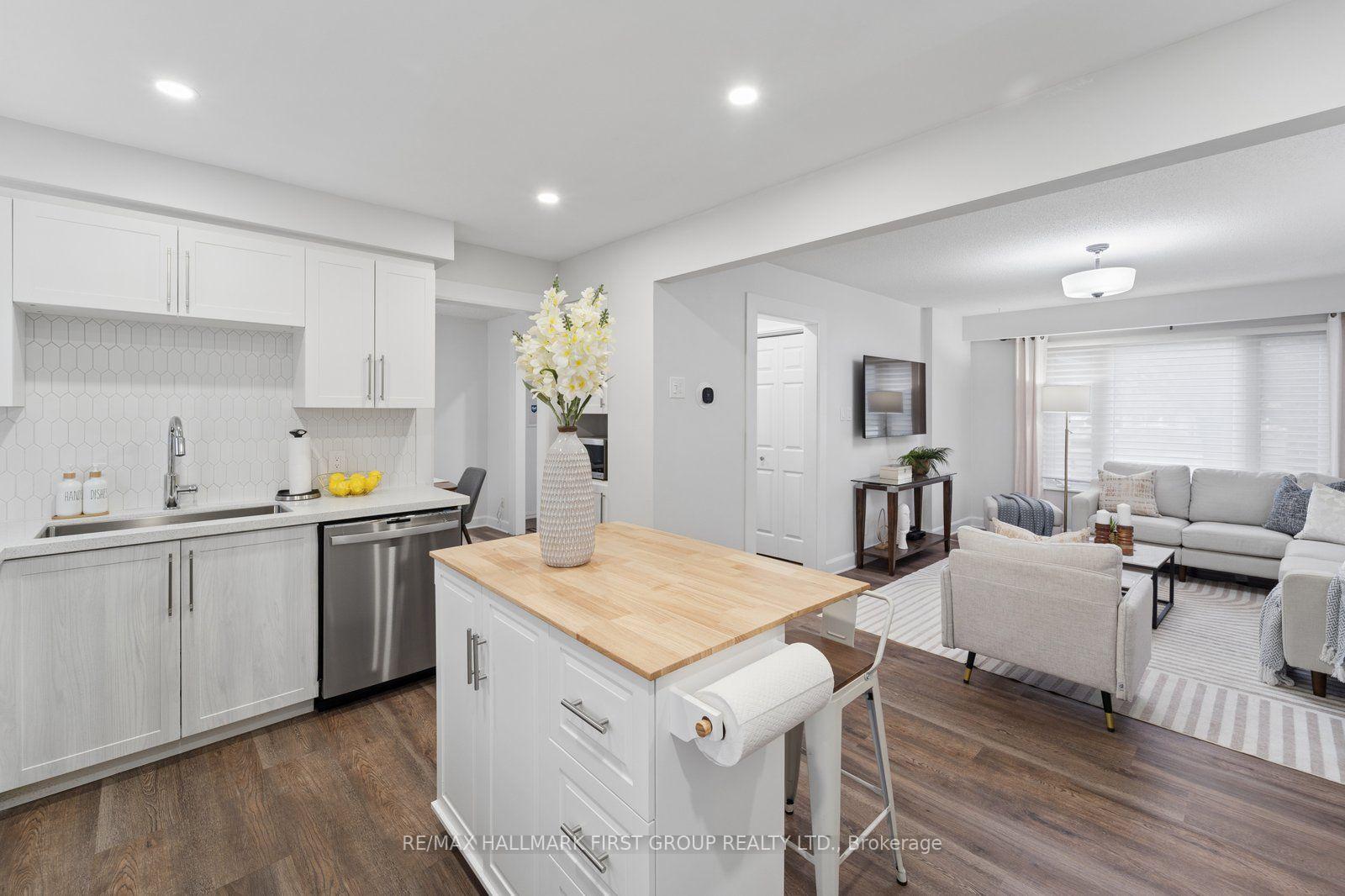Photo 12 of 577 Creekview Circle, Pickering, West Shore — HOMEH