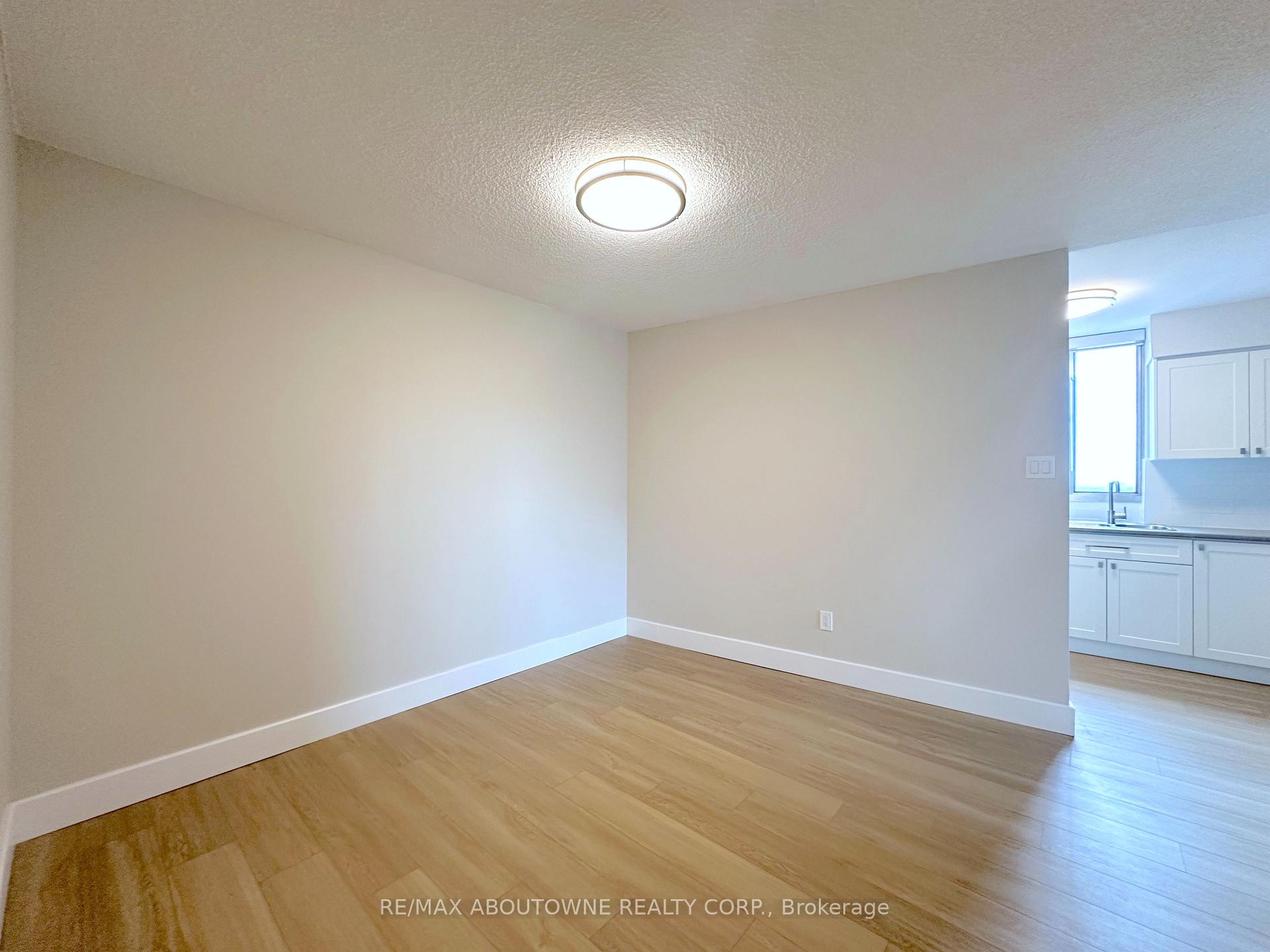 Photo 7 of Unit 1101, 165 La Rose Avenue, Etobicoke, Humber Heights — HOMEH