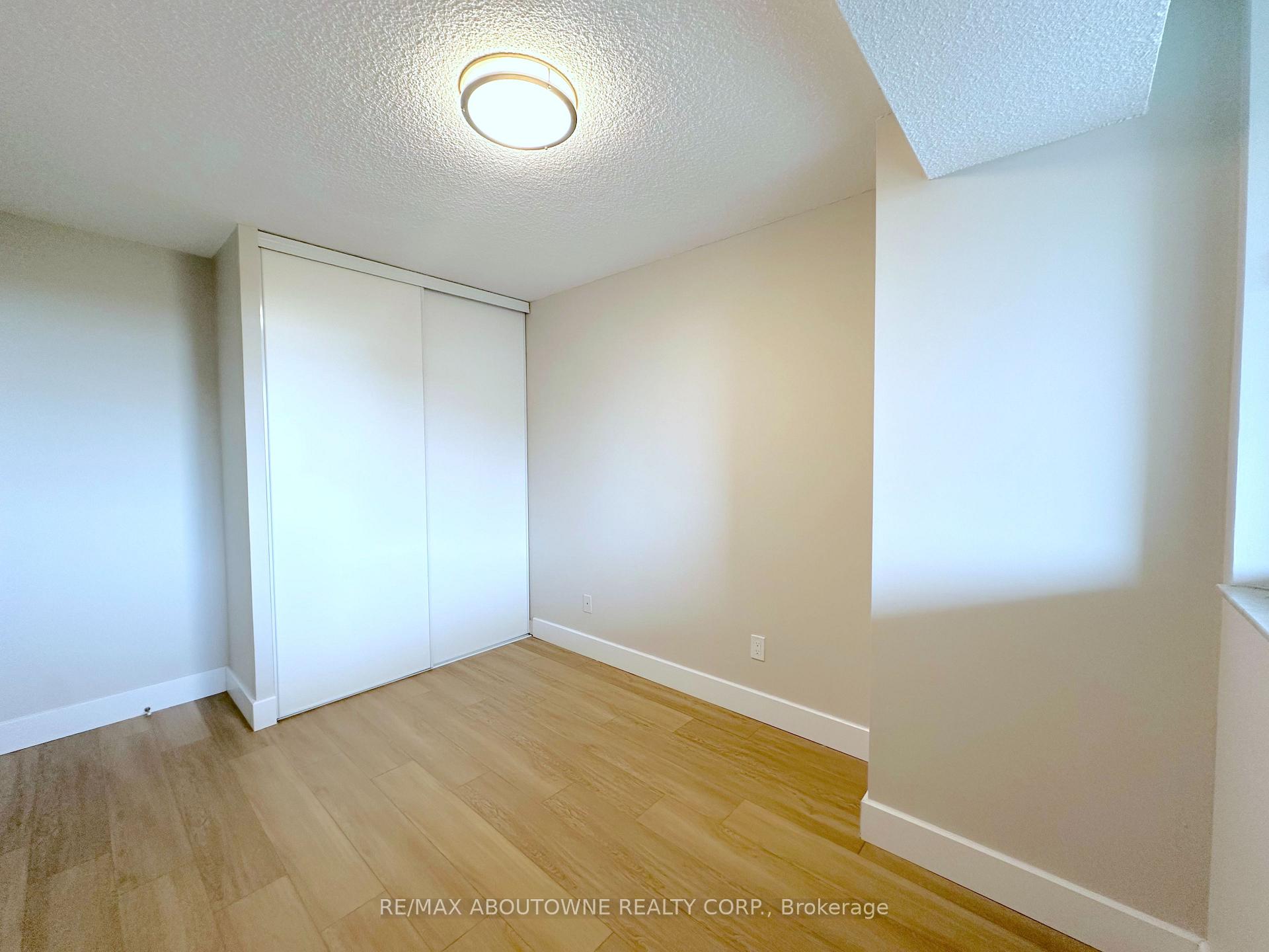 Photo 9 of Unit 1101, 165 La Rose Avenue, Etobicoke, Humber Heights — HOMEH