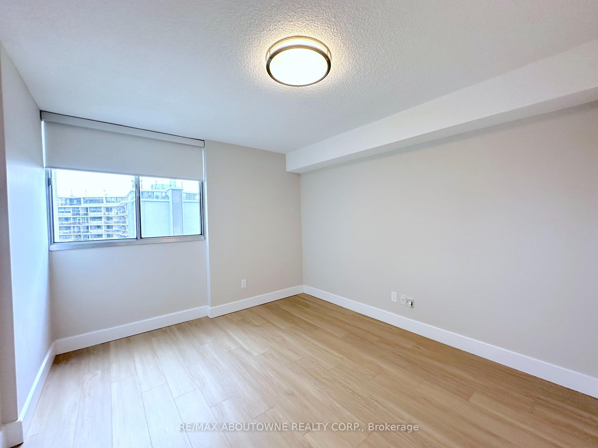 Photo 10 of Unit 1101, 165 La Rose Avenue, Etobicoke, Humber Heights — HOMEH
