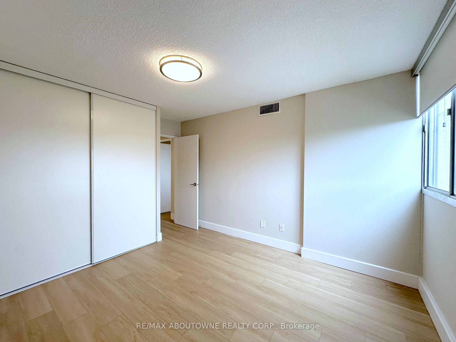 Photo 12 of Unit 1101, 165 La Rose Avenue, Etobicoke, Humber Heights — HOMEH