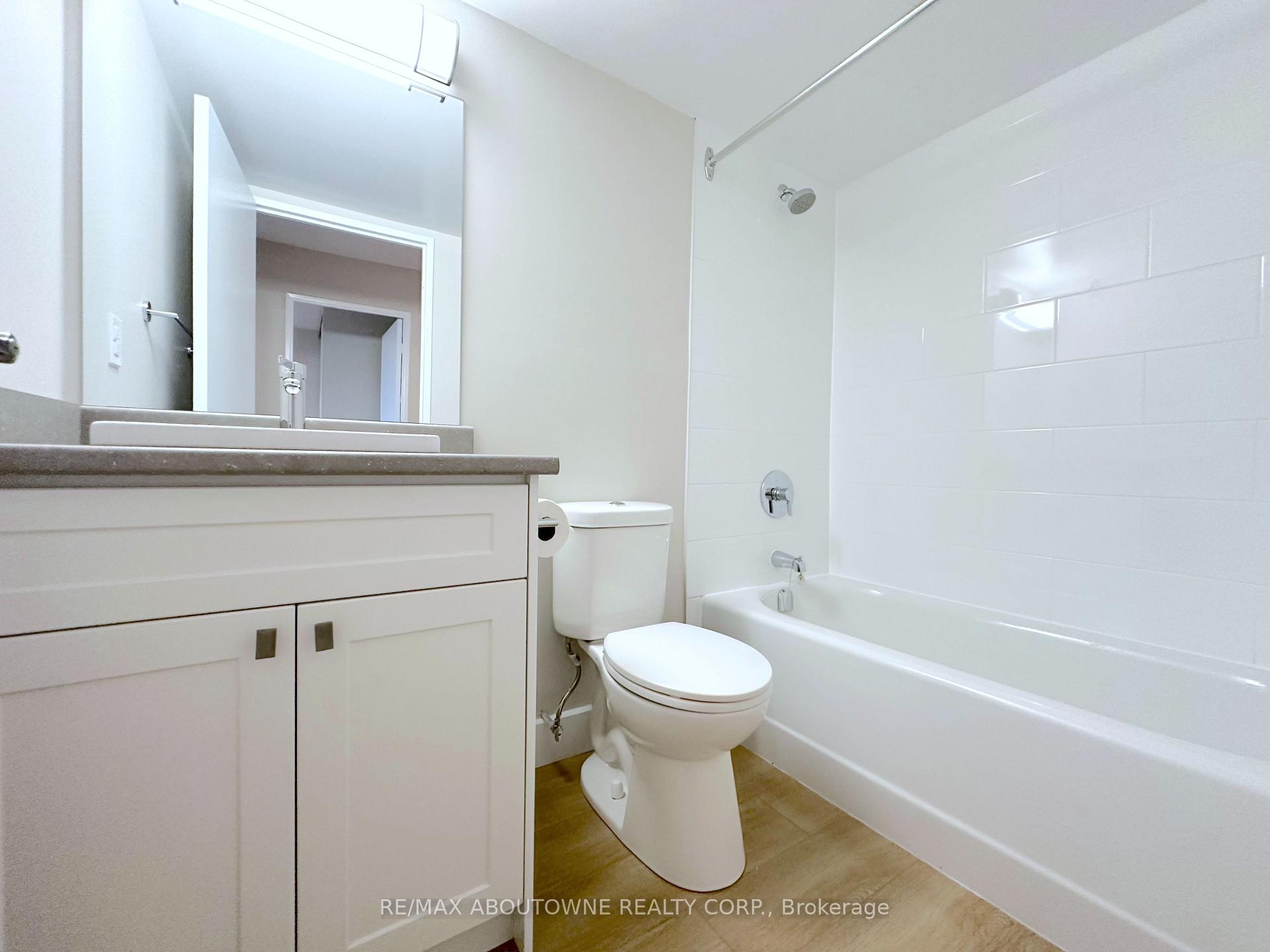 Photo 13 of Unit 1101, 165 La Rose Avenue, Etobicoke, Humber Heights — HOMEH