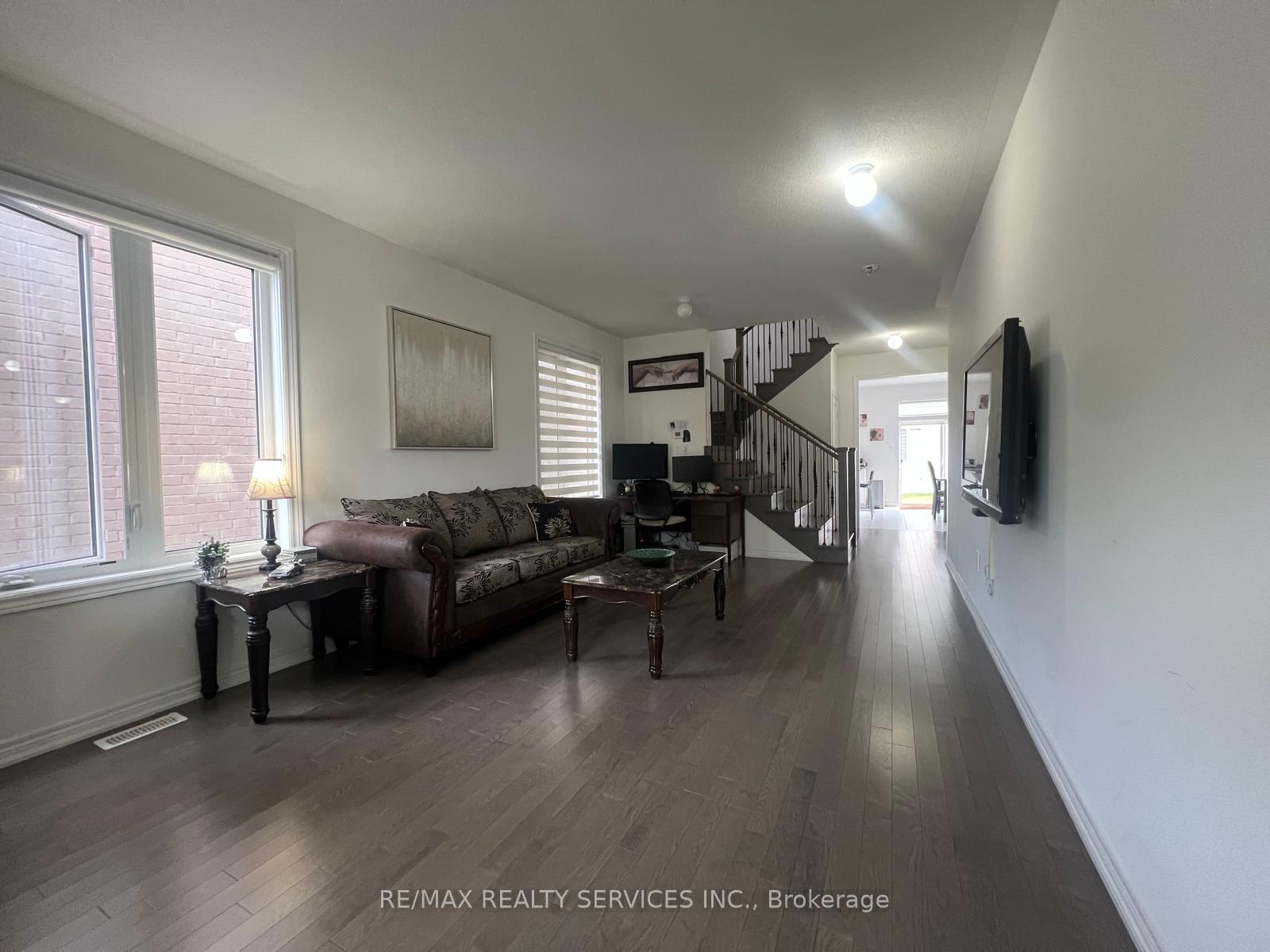 Photo 5 of 734 Anishinaabe Drive, Shelburne — HOMEH