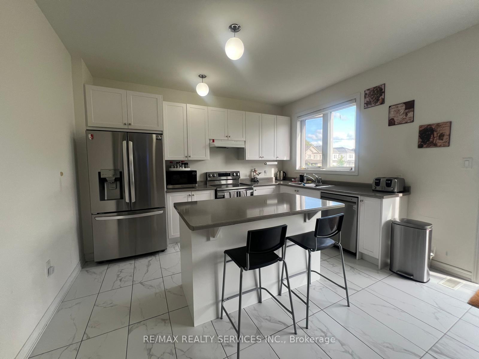 Photo 8 of 734 Anishinaabe Drive, Shelburne — HOMEH