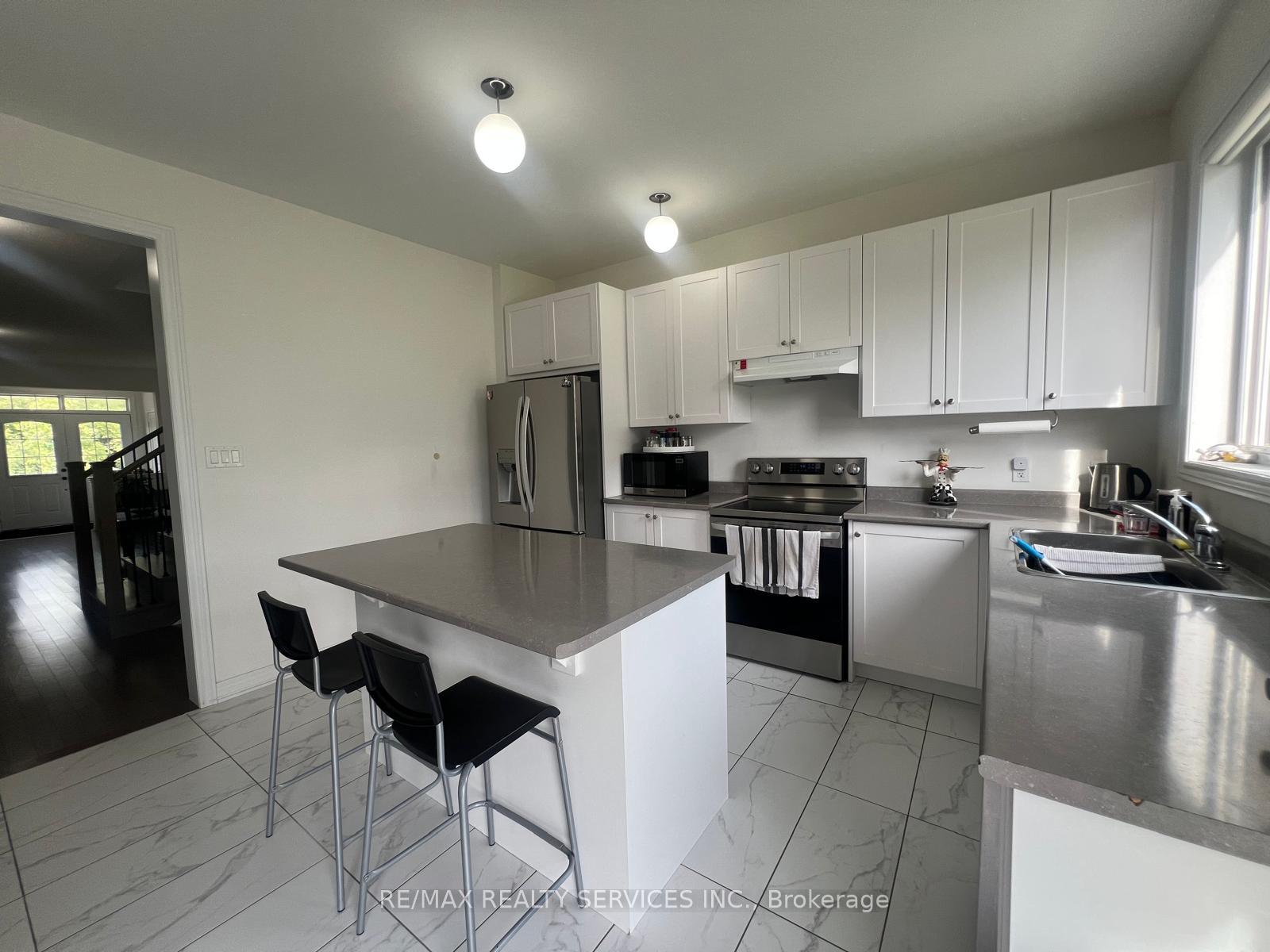 Photo 10 of 734 Anishinaabe Drive, Shelburne — HOMEH