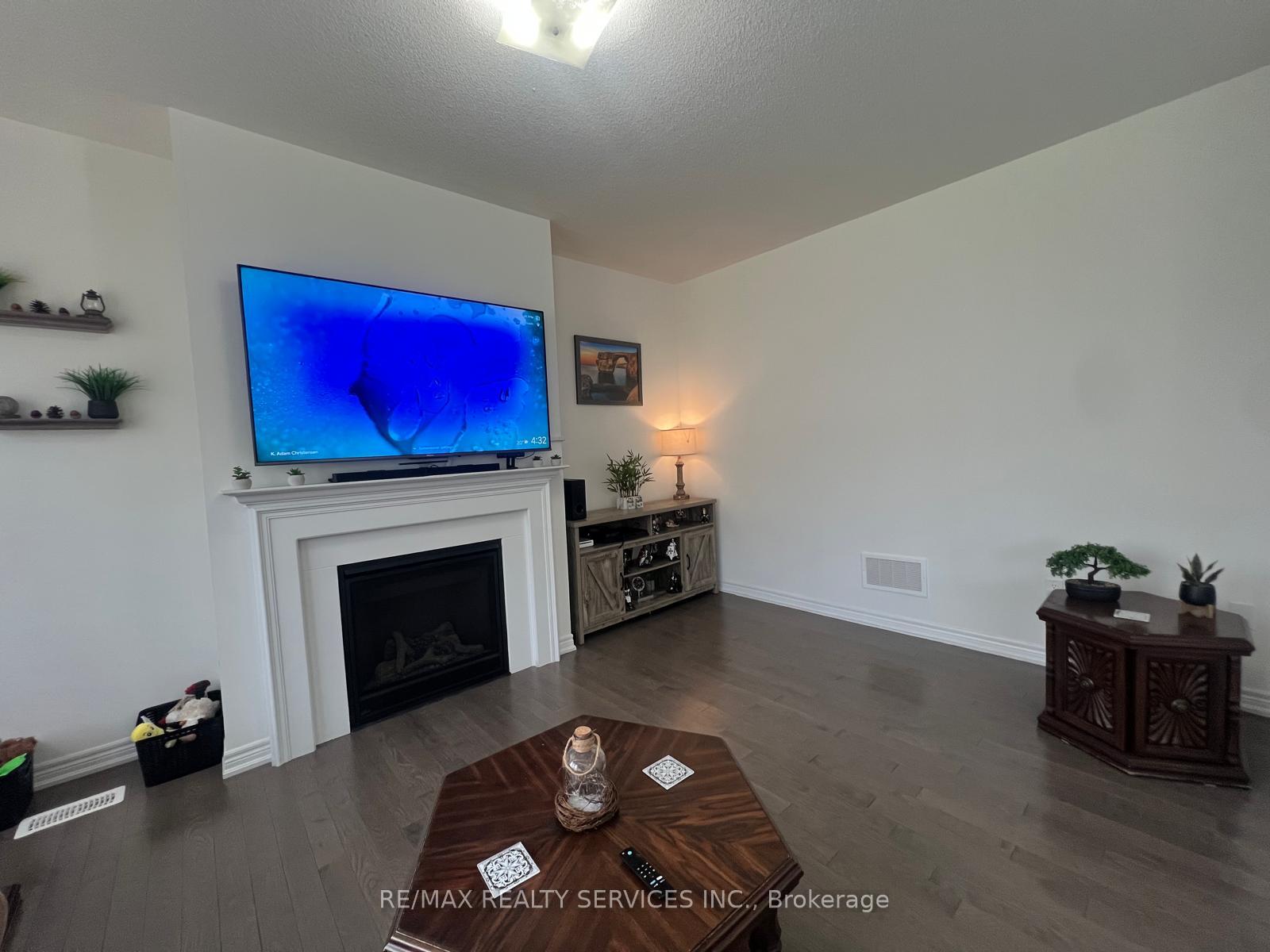 Photo 14 of 734 Anishinaabe Drive, Shelburne — HOMEH