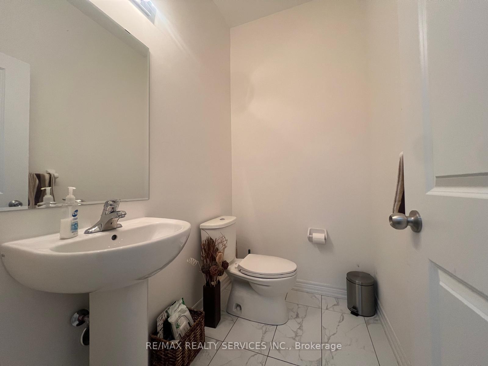Photo 16 of 734 Anishinaabe Drive, Shelburne — HOMEH
