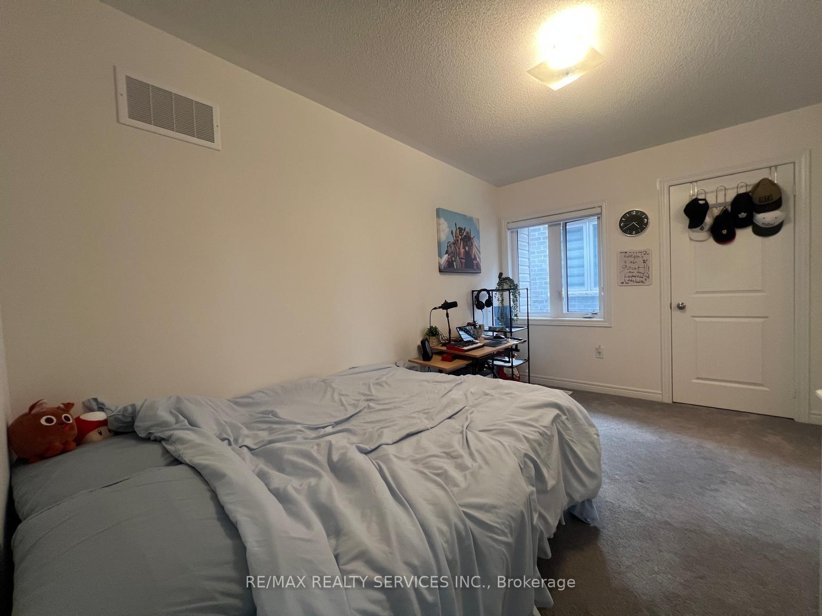 Photo 24 of 734 Anishinaabe Drive, Shelburne — HOMEH