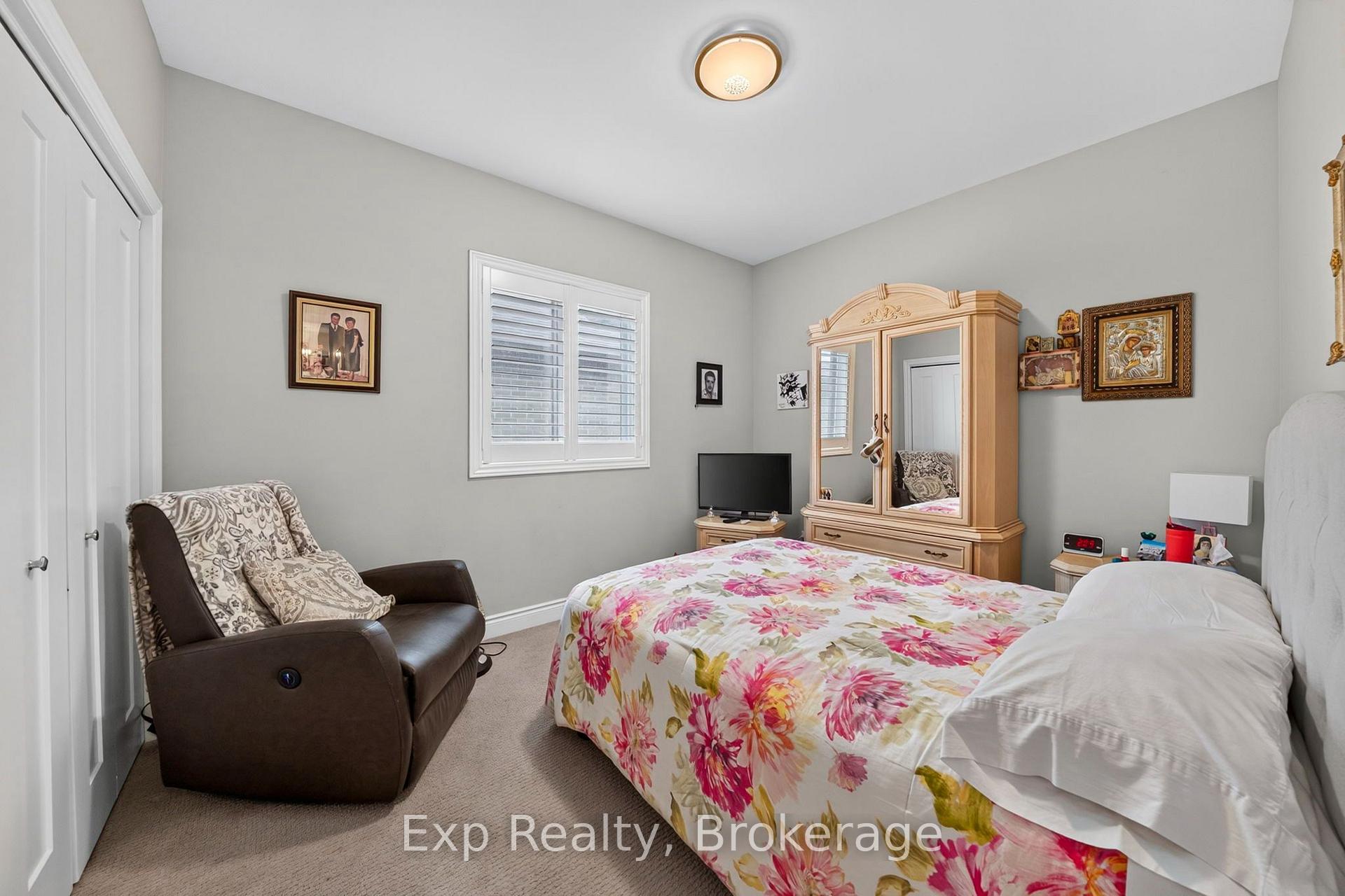 Photo 13 of 12 Covington Crescent, Belleville, Thurlow Ward — HOMEH