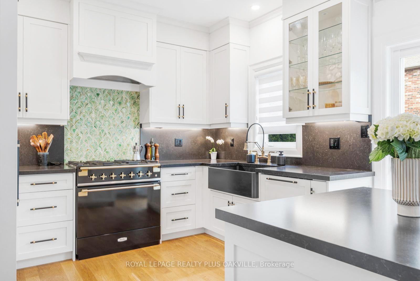 Photo 13 of 3119 Hedges Drive, Burlington, Alton — HOMEH