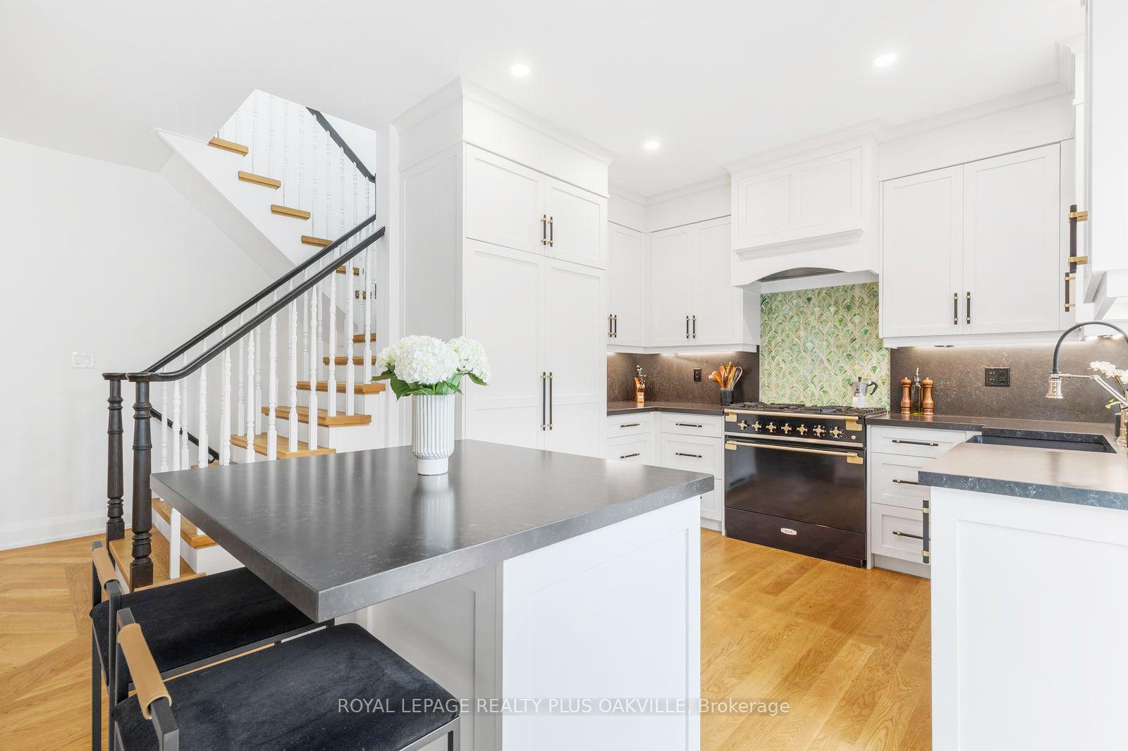 Photo 16 of 3119 Hedges Drive, Burlington, Alton — HOMEH