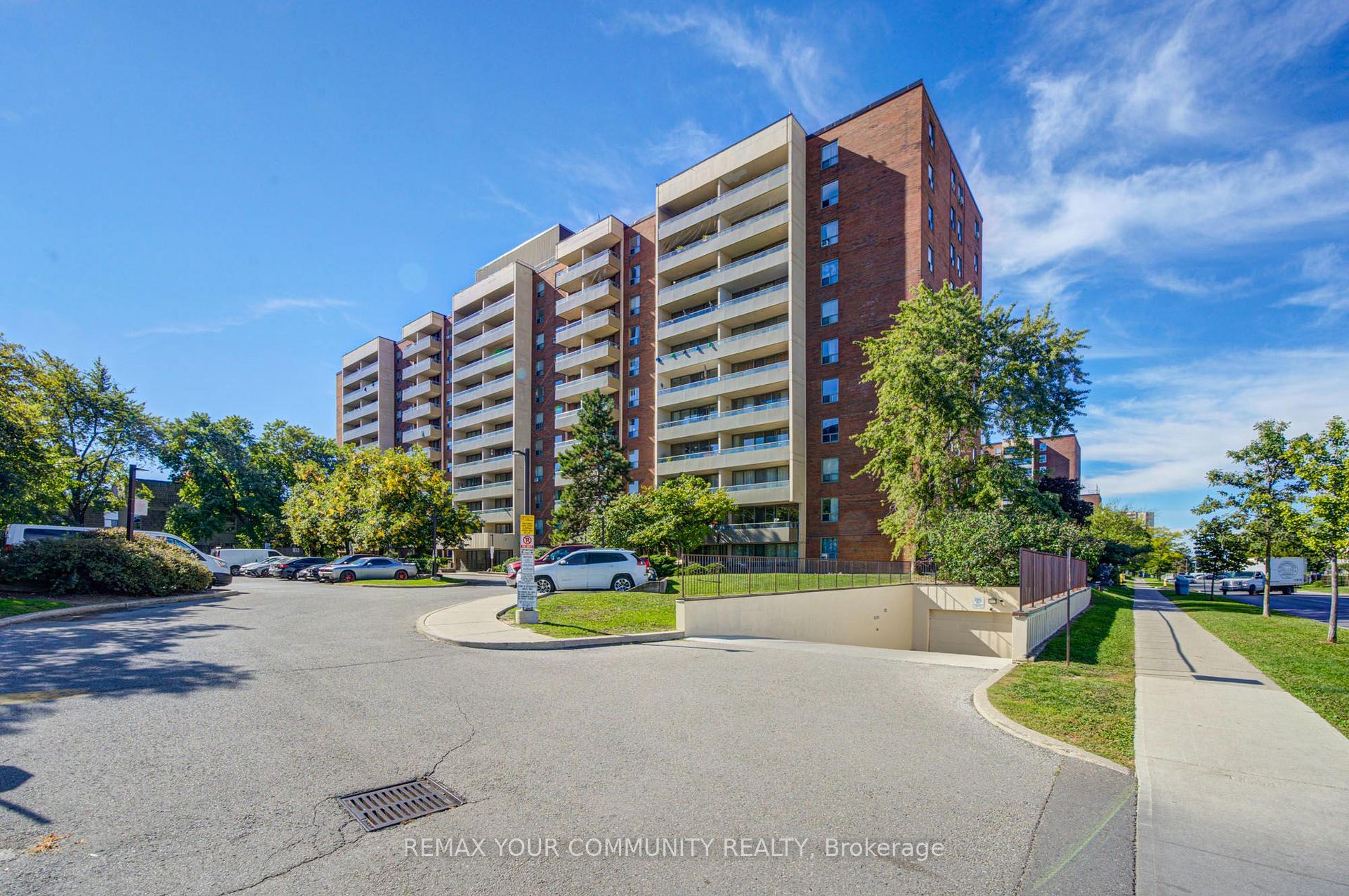Photo 2 of Unit 711, 19 Four Winds Drive, North York, York University Heights — HOMEH