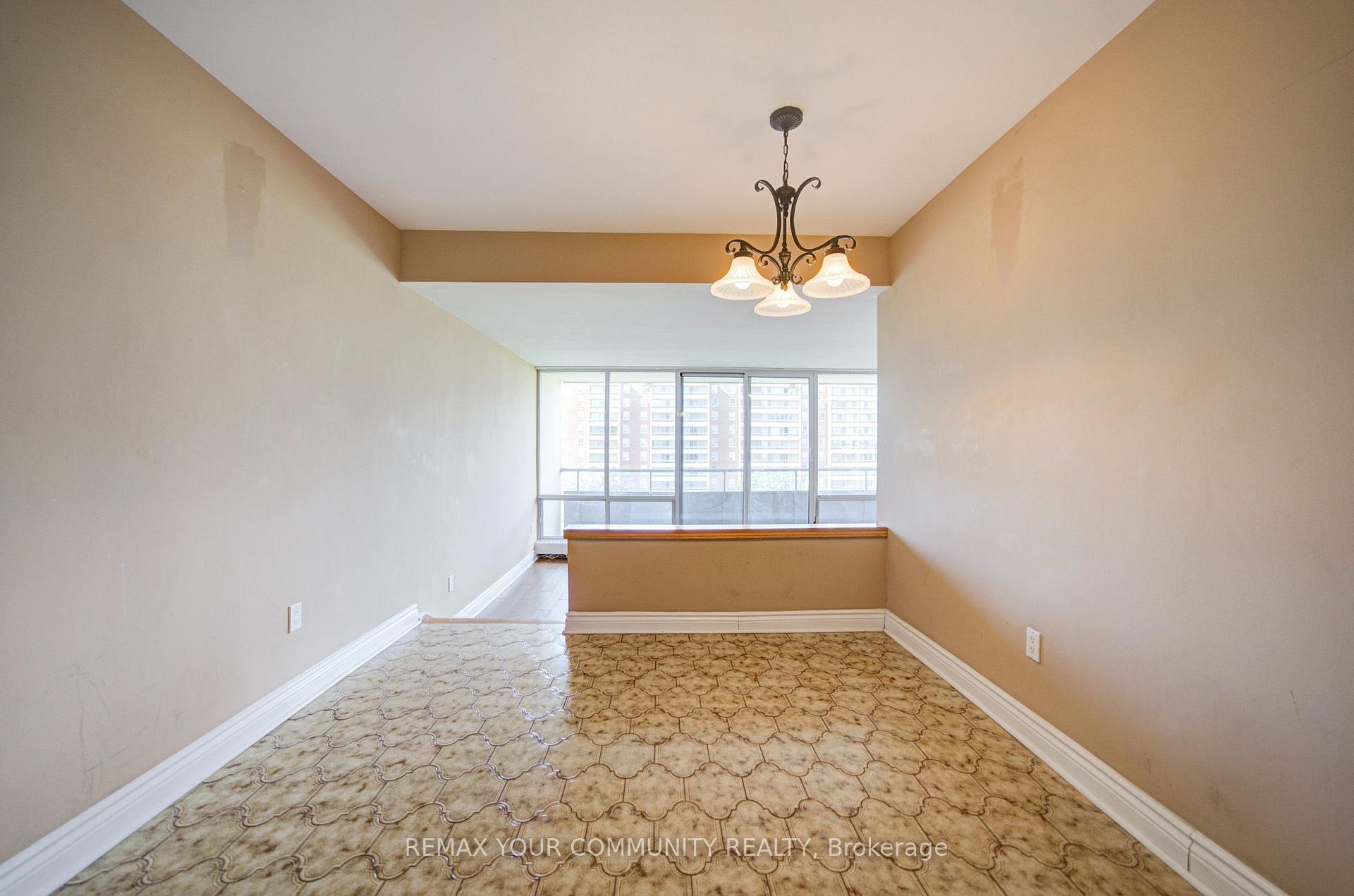 Photo 8 of Unit 711, 19 Four Winds Drive, North York, York University Heights — HOMEH