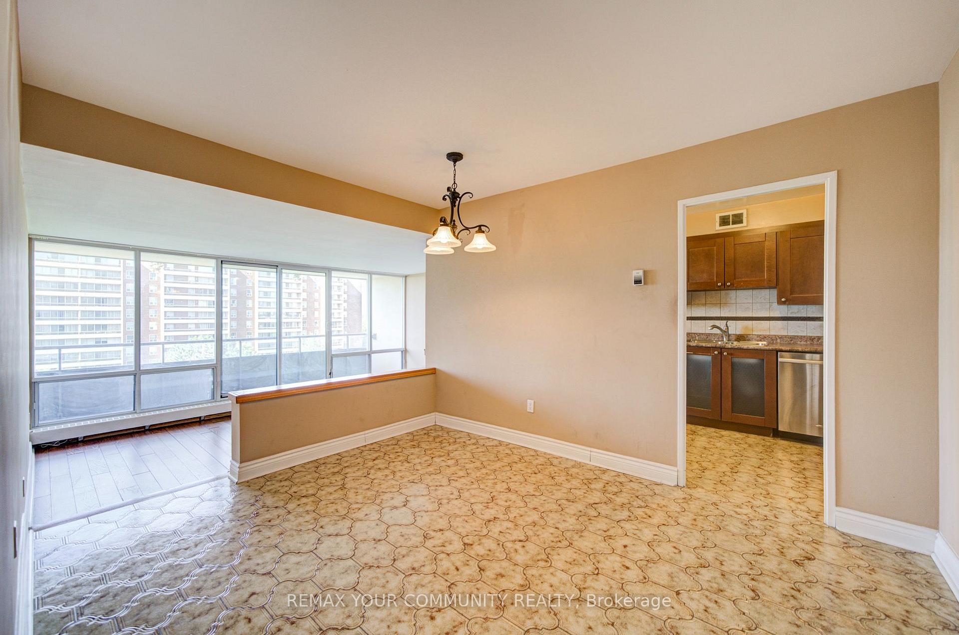 Photo 9 of Unit 711, 19 Four Winds Drive, North York, York University Heights — HOMEH