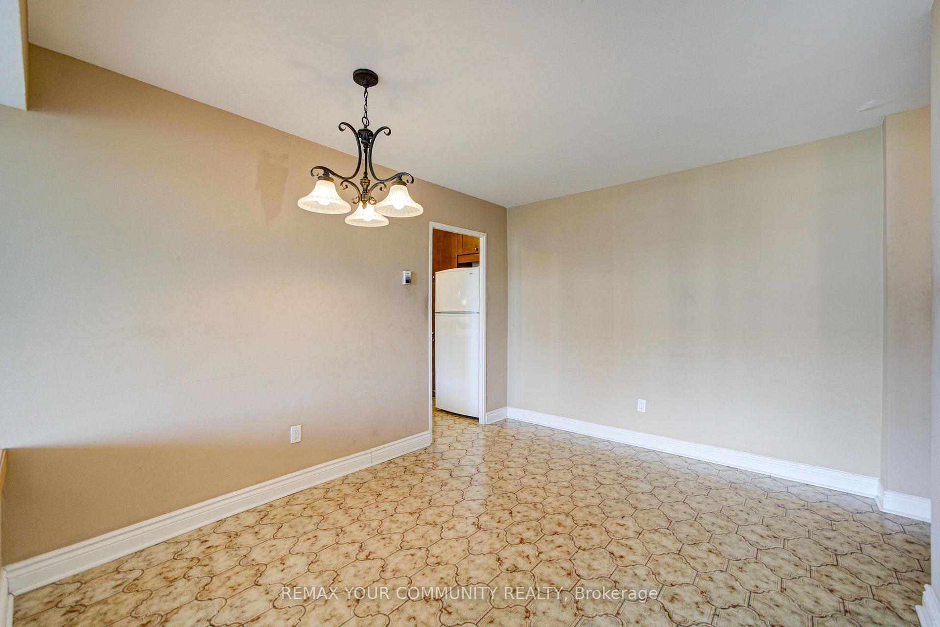 Photo 10 of Unit 711, 19 Four Winds Drive, North York, York University Heights — HOMEH