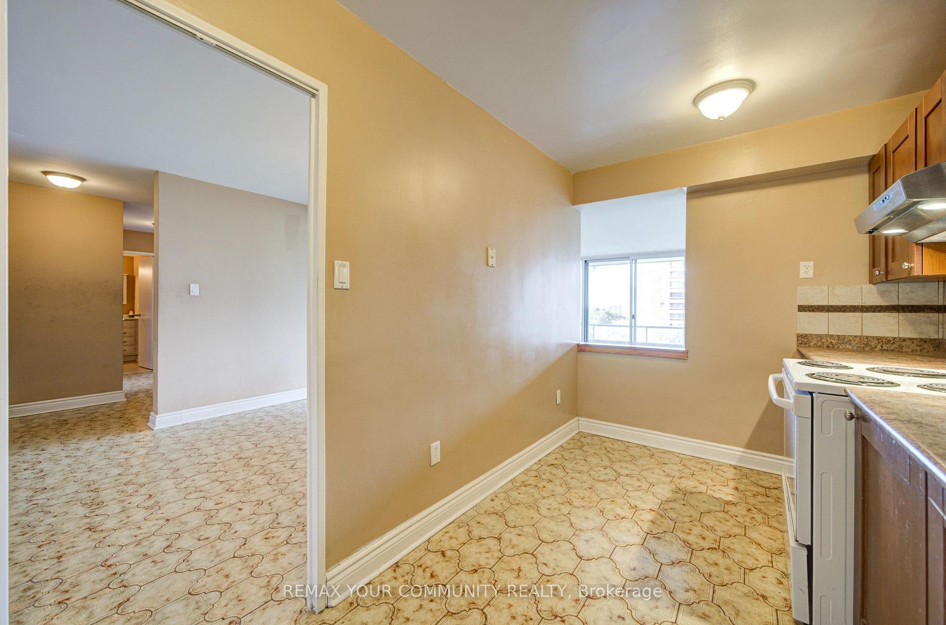 Photo 16 of Unit 711, 19 Four Winds Drive, North York, York University Heights — HOMEH
