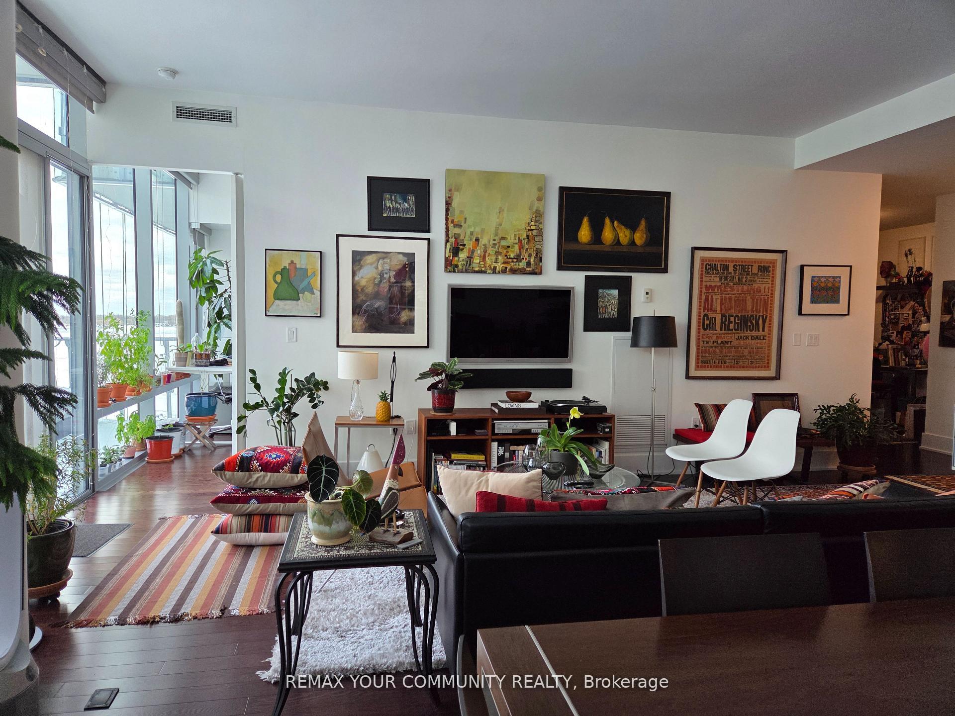 Photo 2 of Unit 815, 39 Queens Quay E, Toronto, Waterfront Communities — HOMEH