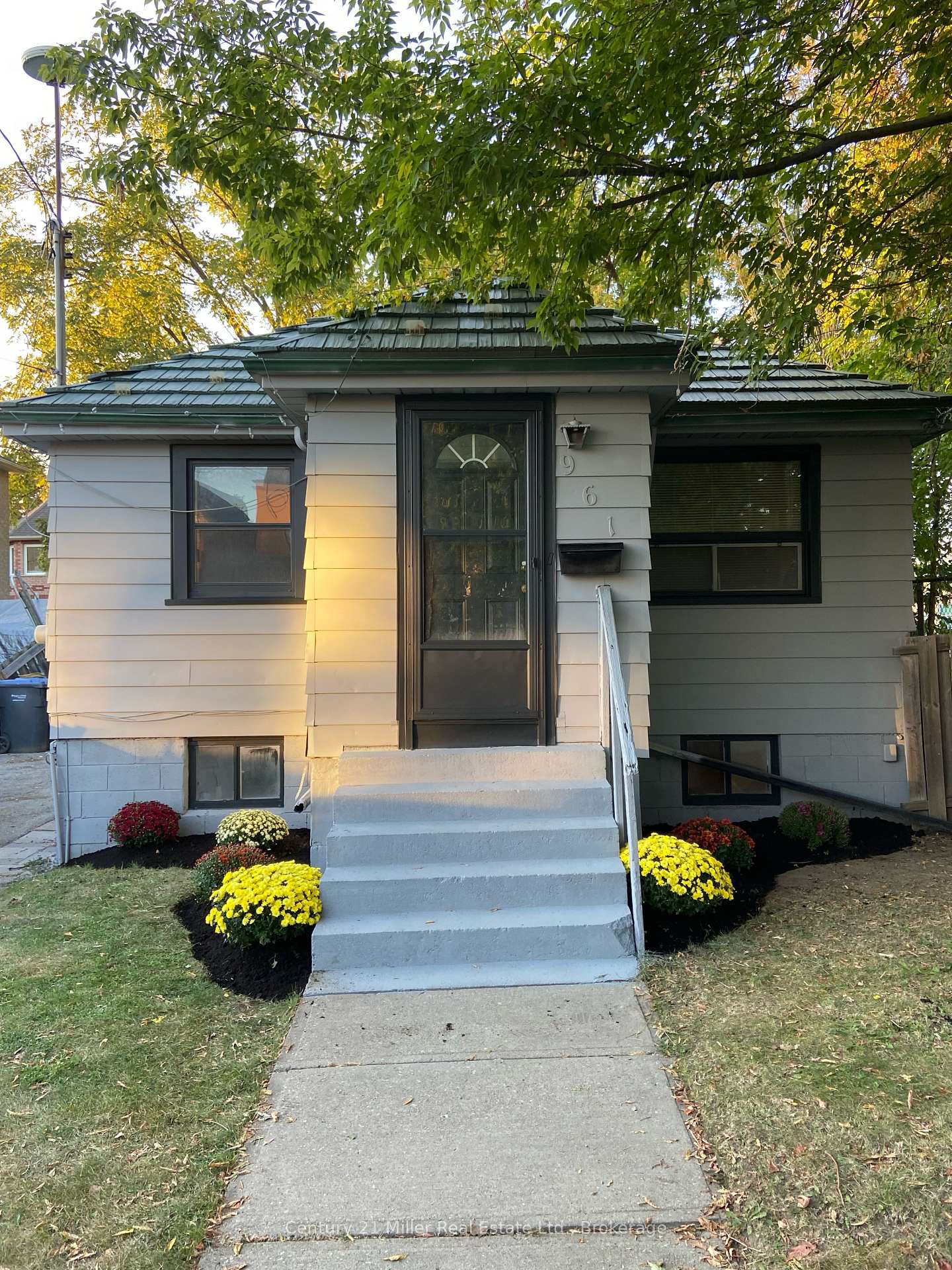 Photo of 961 Ninth Street