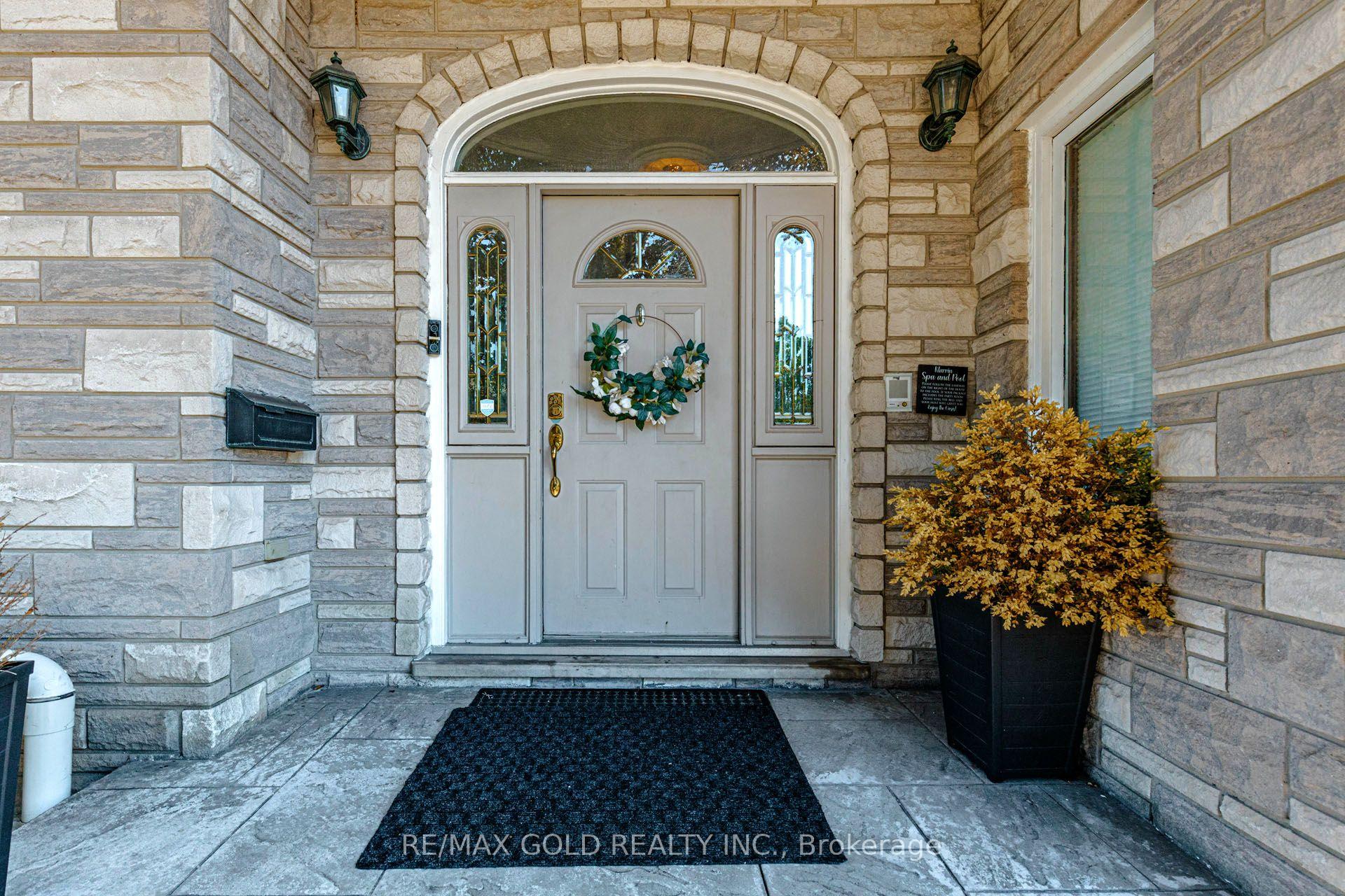 Photo 3 of 108 Montmorency Drive, Hamilton, Red Hill — HOMEH