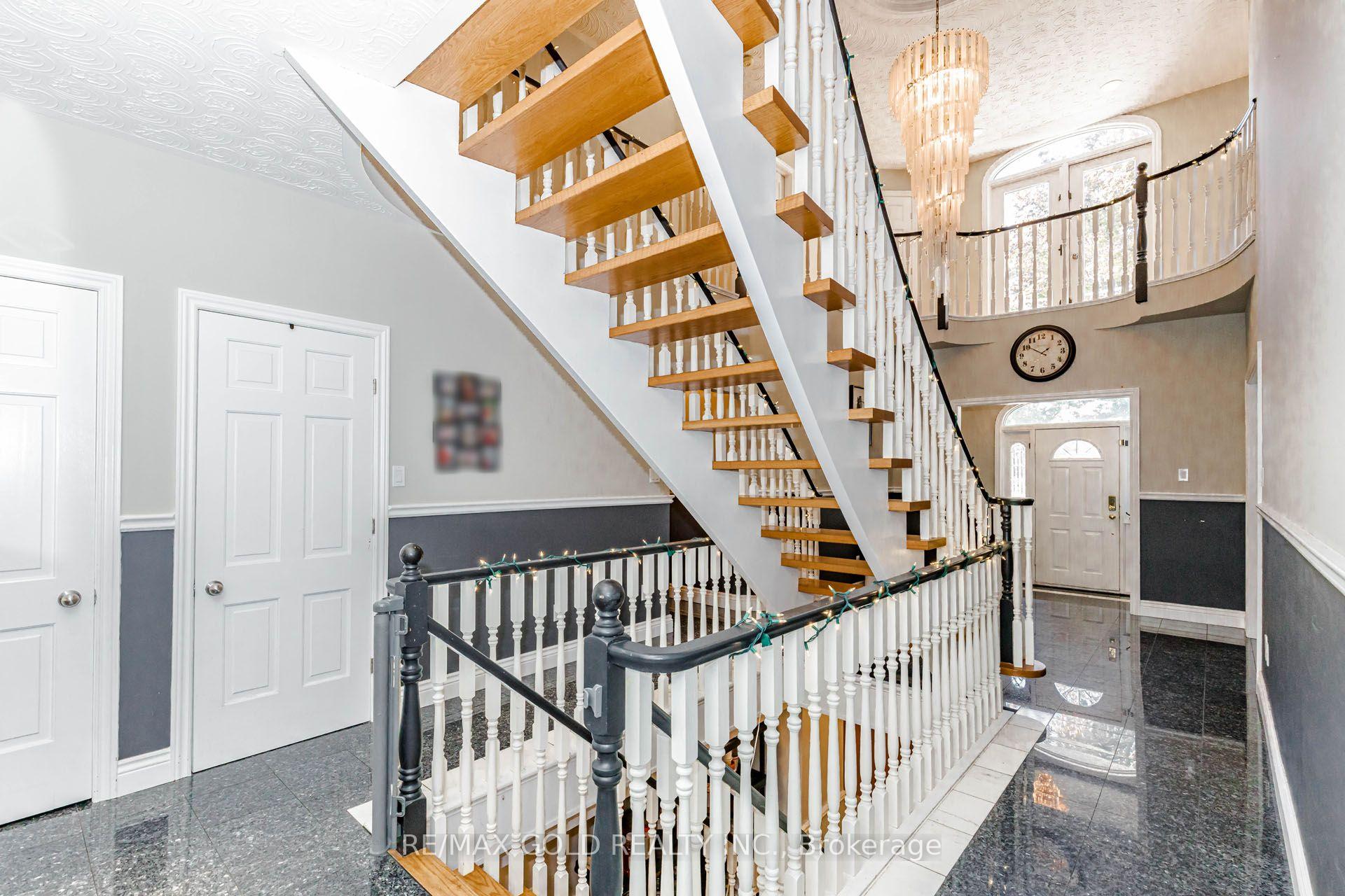 Photo 6 of 108 Montmorency Drive, Hamilton, Red Hill — HOMEH