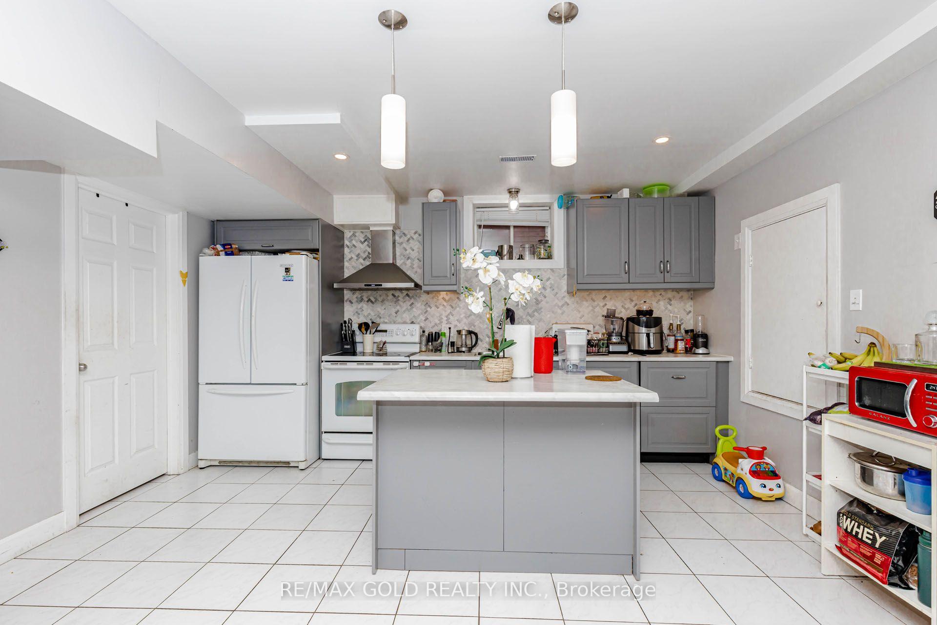 Photo 37 of 108 Montmorency Drive, Hamilton, Red Hill — HOMEH