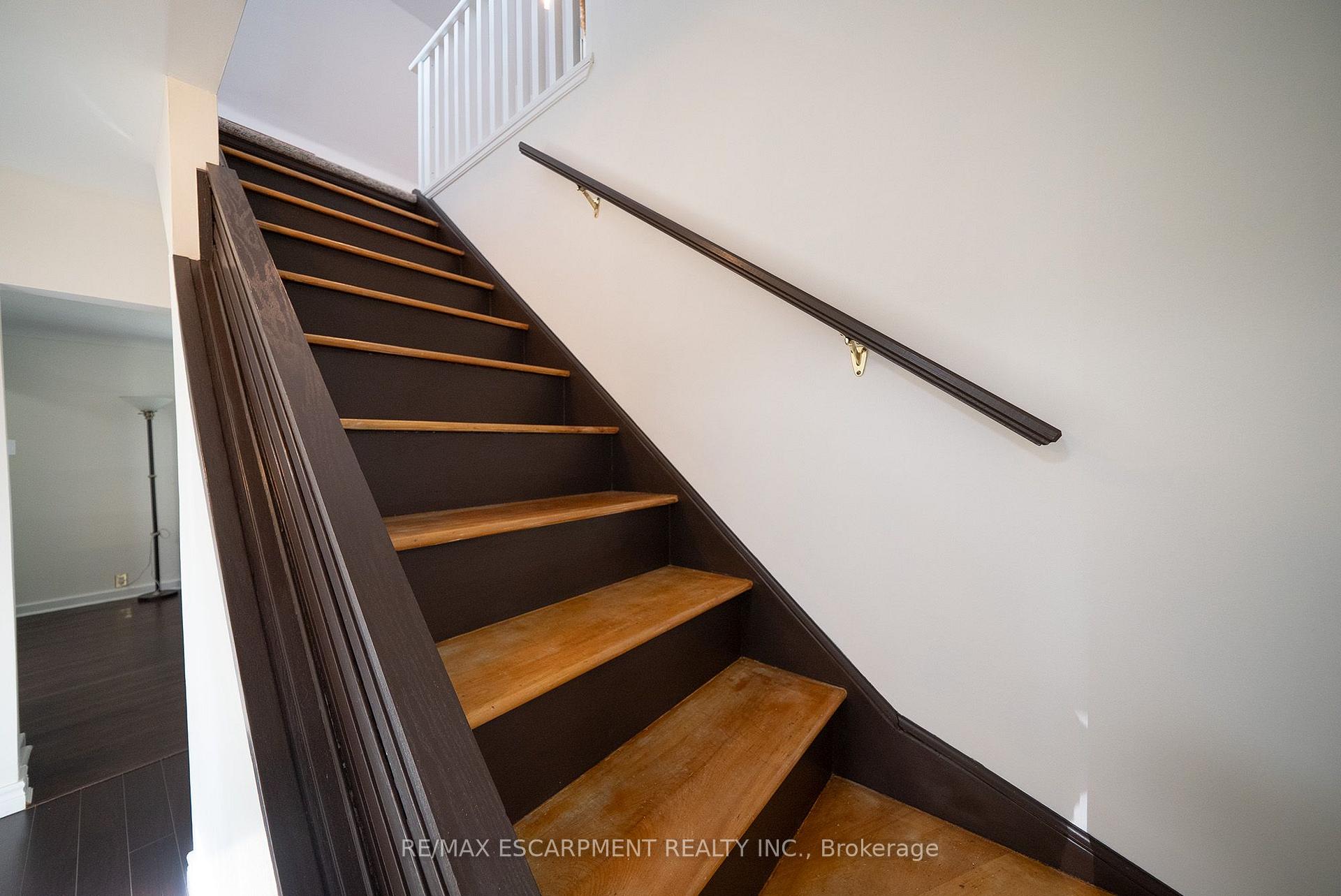 Photo 13 of 89 Salisbury Avenue, Brantford, Eagle Place — HOMEH