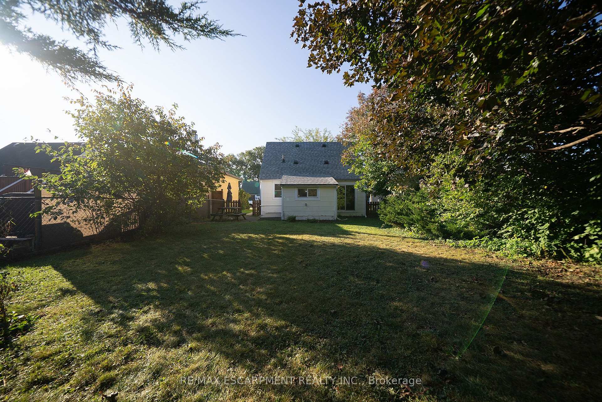 Photo 20 of 89 Salisbury Avenue, Brantford, Eagle Place — HOMEH