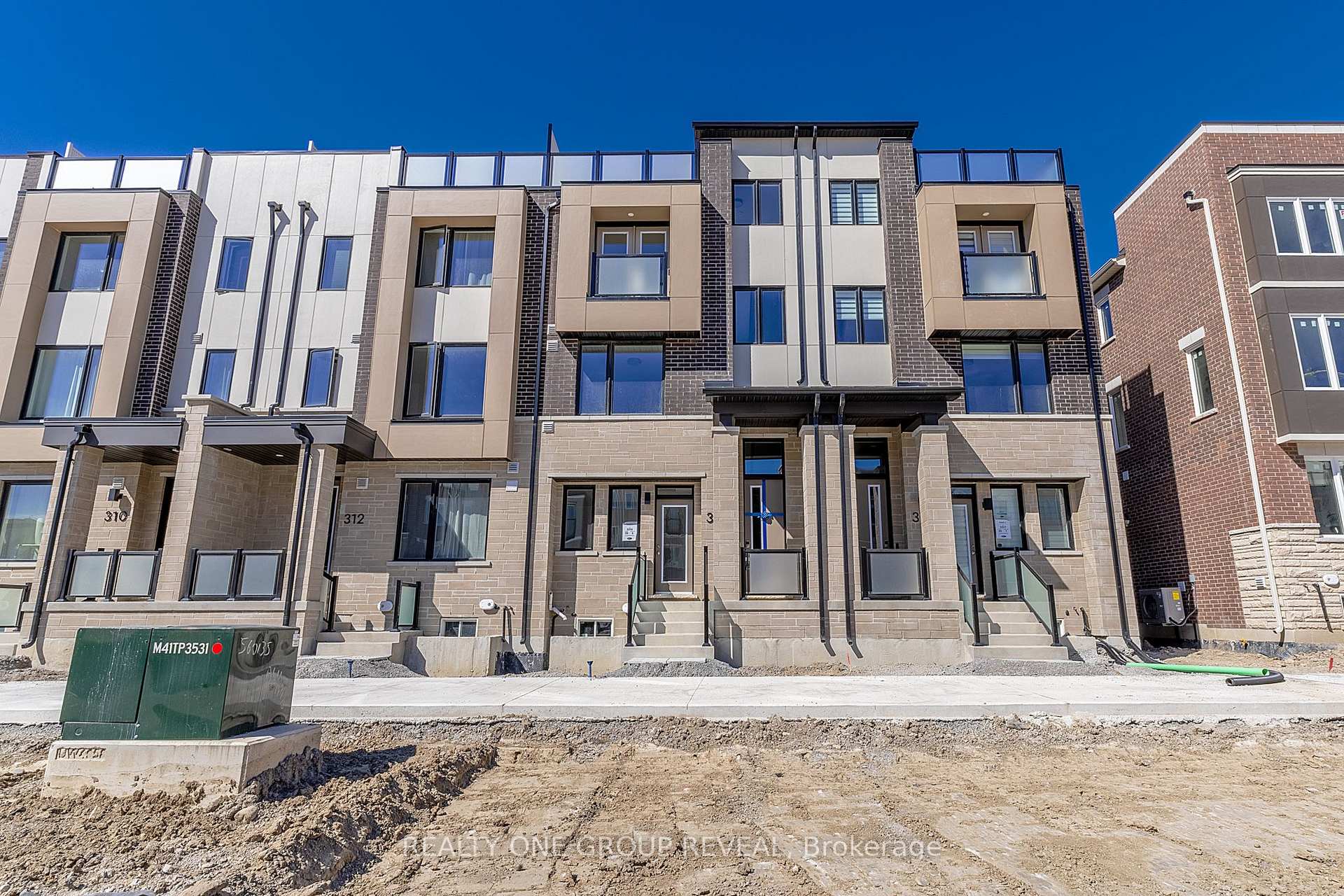 Photo 2 of 314 Stony Hill Boulevard, Markham, Rural Markham — HOMEH