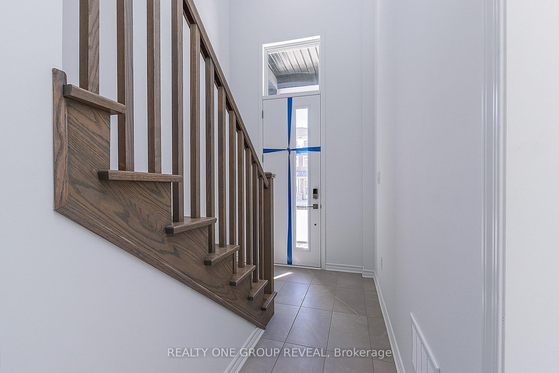 Photo 4 of 314 Stony Hill Boulevard, Markham, Rural Markham — HOMEH