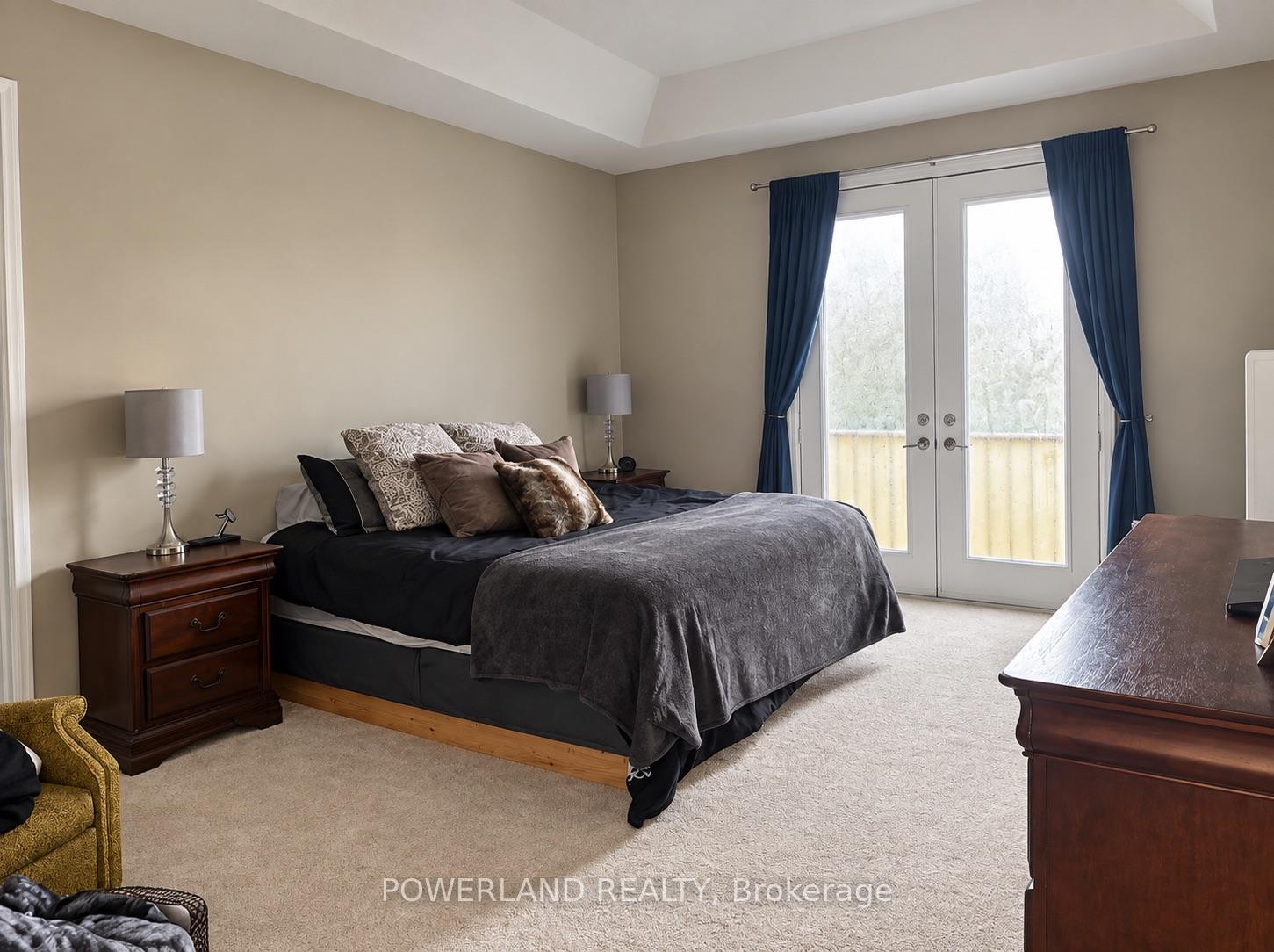 Photo 3 of 9 Cyprus Glen, East Gwillimbury, Holland Landing — HOMEH
