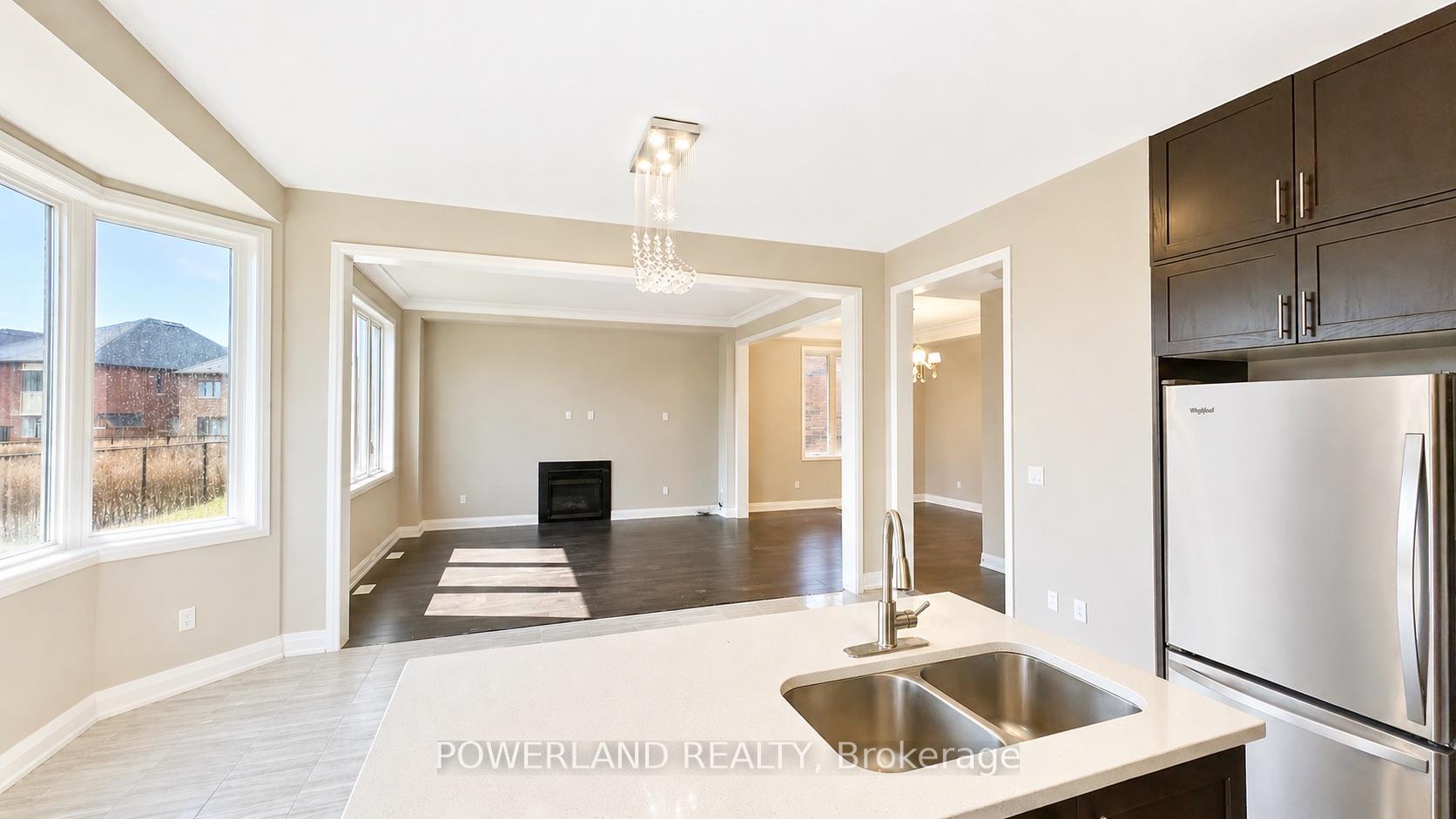 Photo 10 of 9 Cyprus Glen, East Gwillimbury, Holland Landing — HOMEH