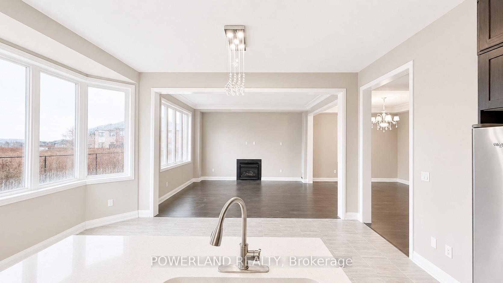 Photo 11 of 9 Cyprus Glen, East Gwillimbury, Holland Landing — HOMEH