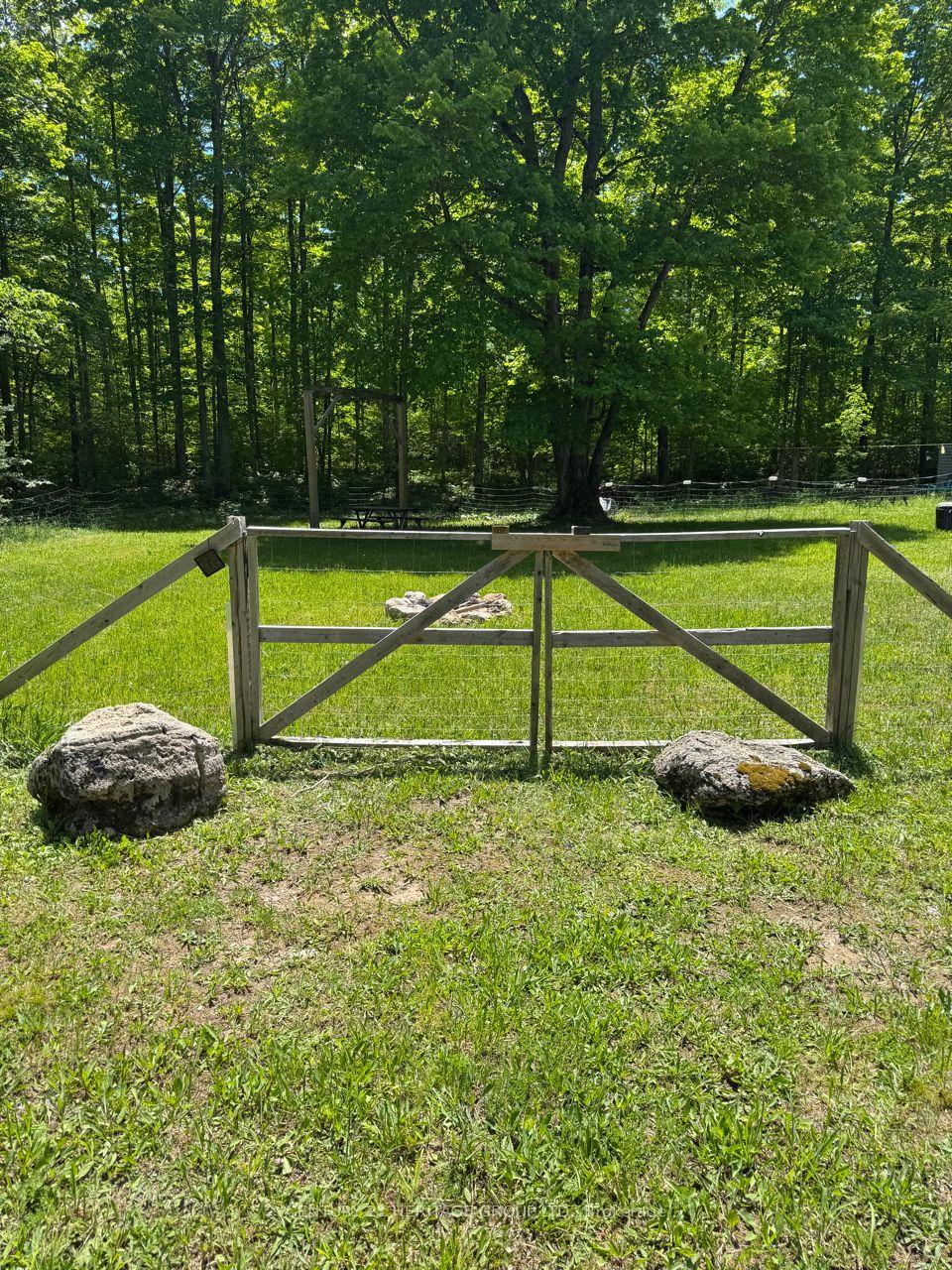 Photo 5 of 580223 Sideroad 60, Chatsworth — HOMEH