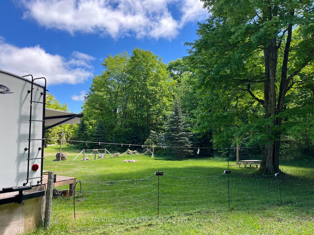Photo 10 of 580223 Sideroad 60, Chatsworth — HOMEH