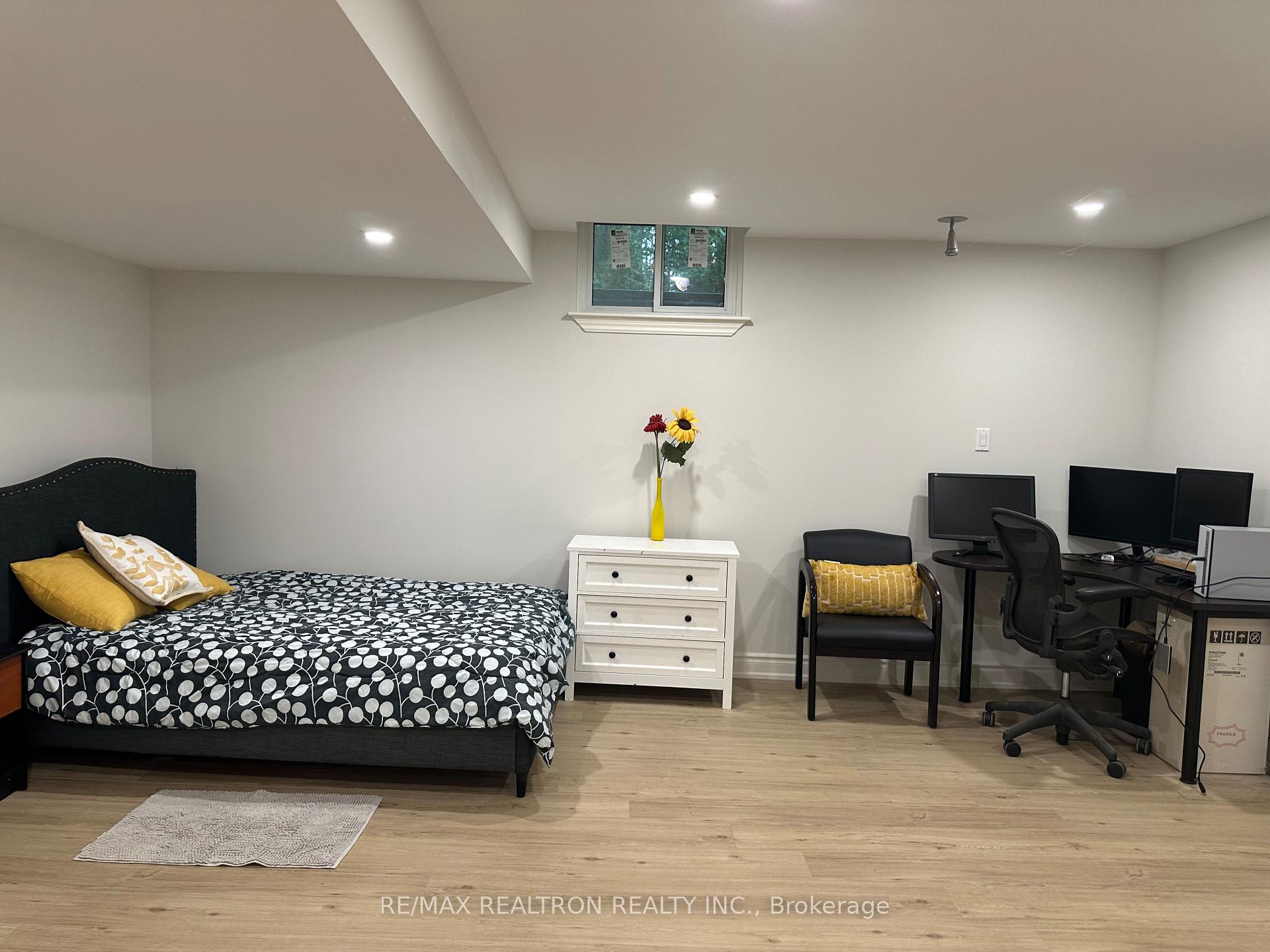 Photo 4 of Unit Bsmt, 111 Spring Blossom Crescent, Markham, Cachet — HOMEH