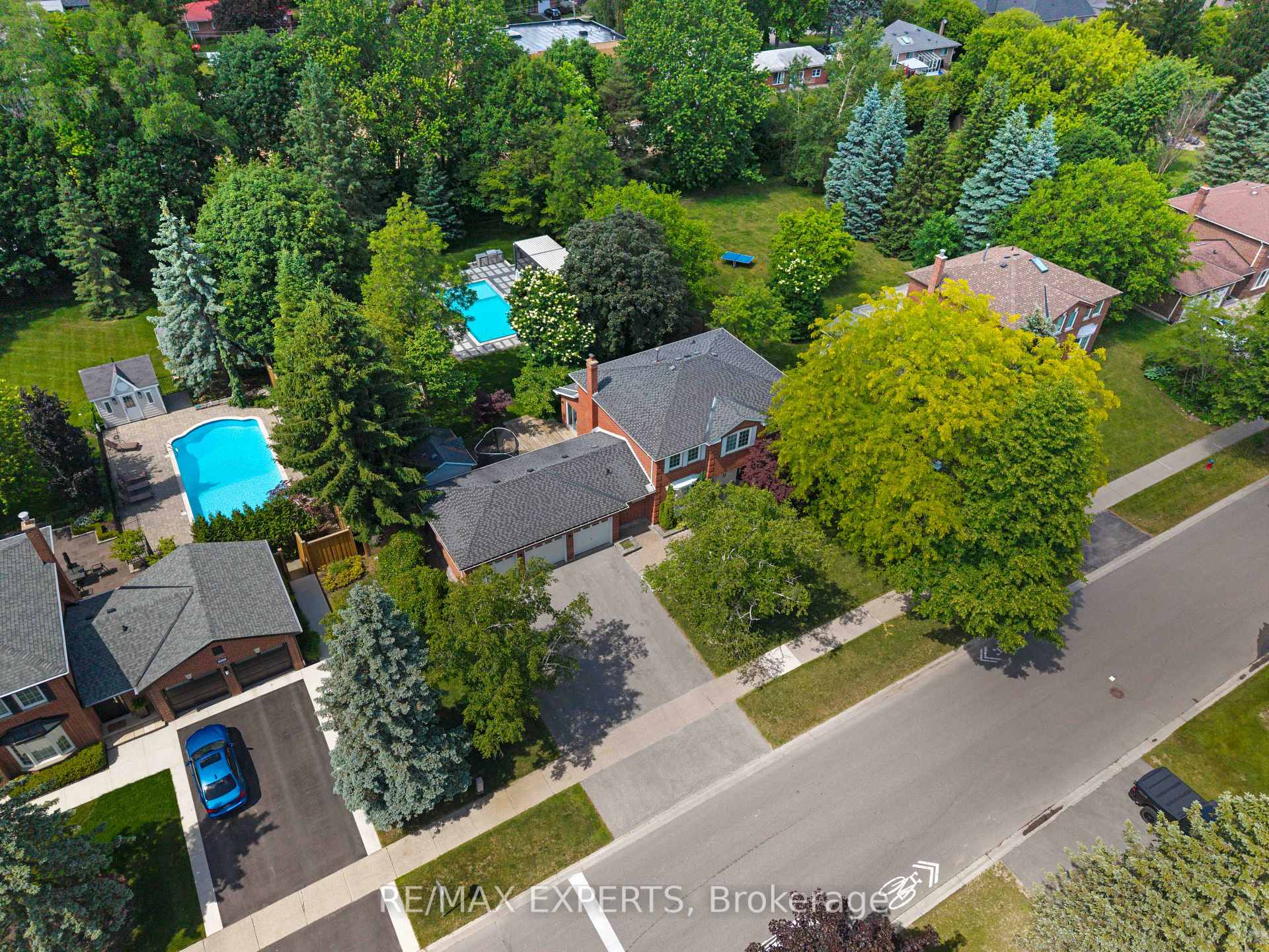 Photo 3 of 160 Burton Grove, King, King City — HOMEH