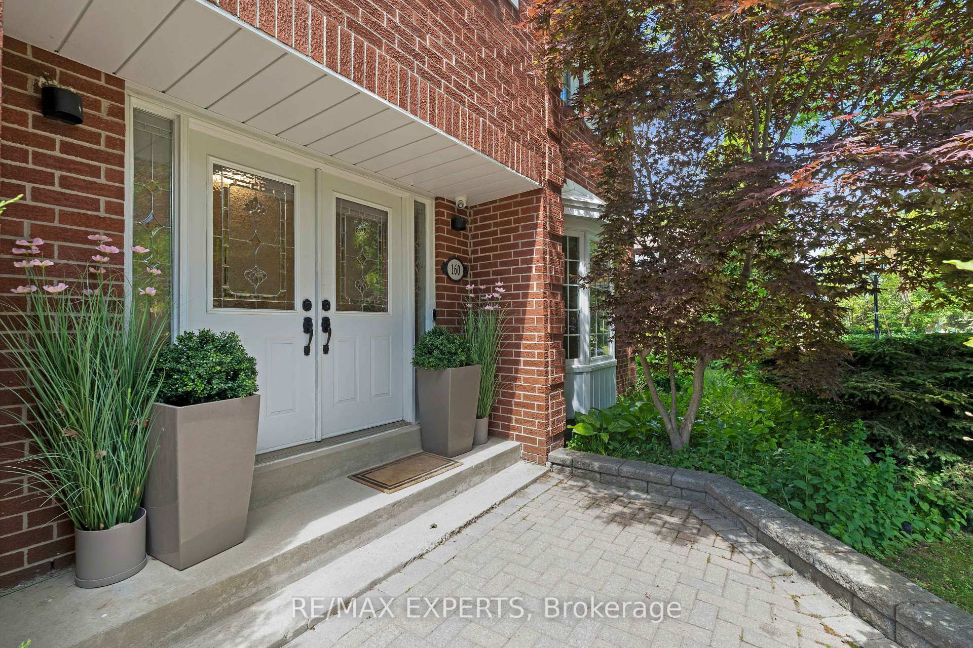 Photo 4 of 160 Burton Grove, King, King City — HOMEH